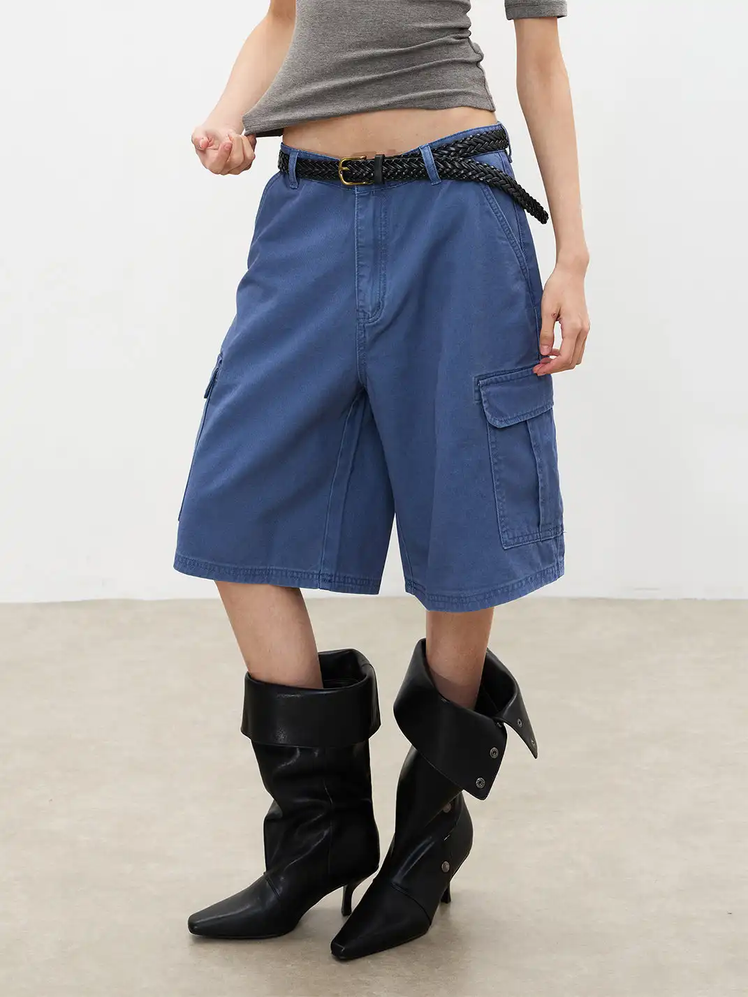 FLY OFF | Big Pocket Cargo Bermuda Shorts