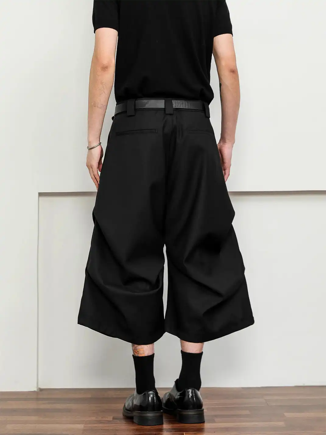 FLY OFF | Pleated 7/8 Length Black Trousers