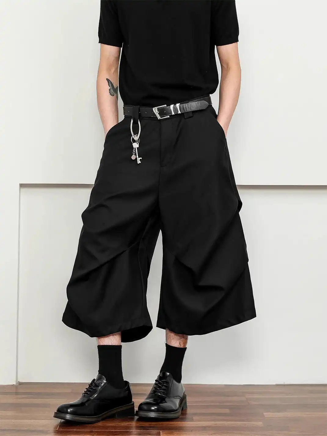 FLY OFF | Pleated 7/8 Length Black Trousers
