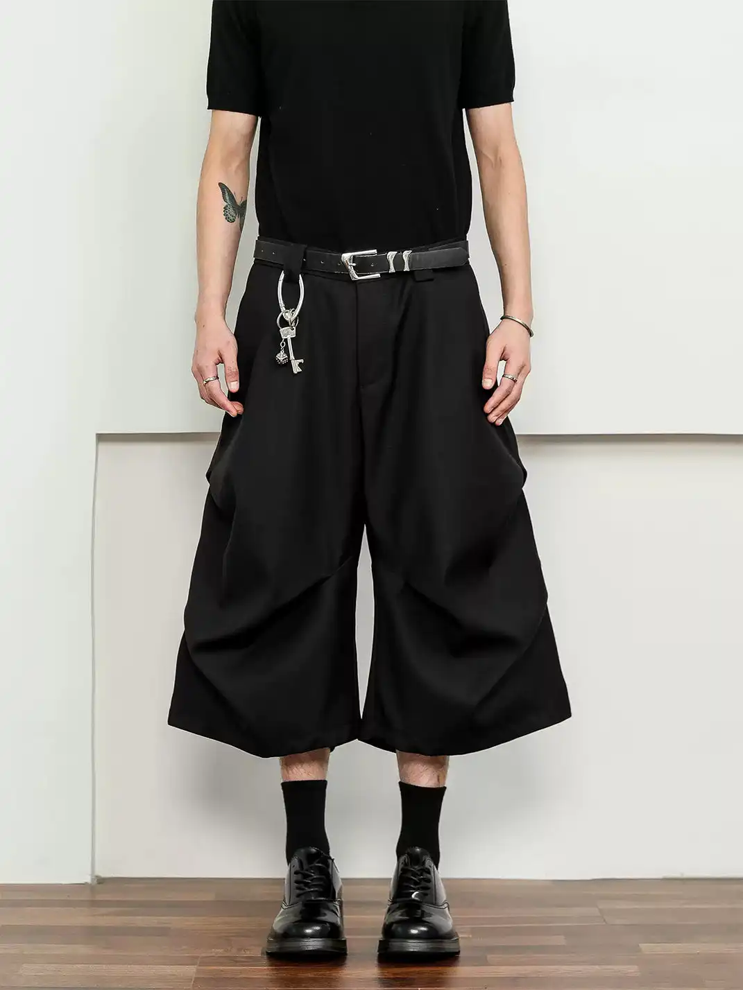FLY OFF | Pleated 7/8 Length Black Trousers