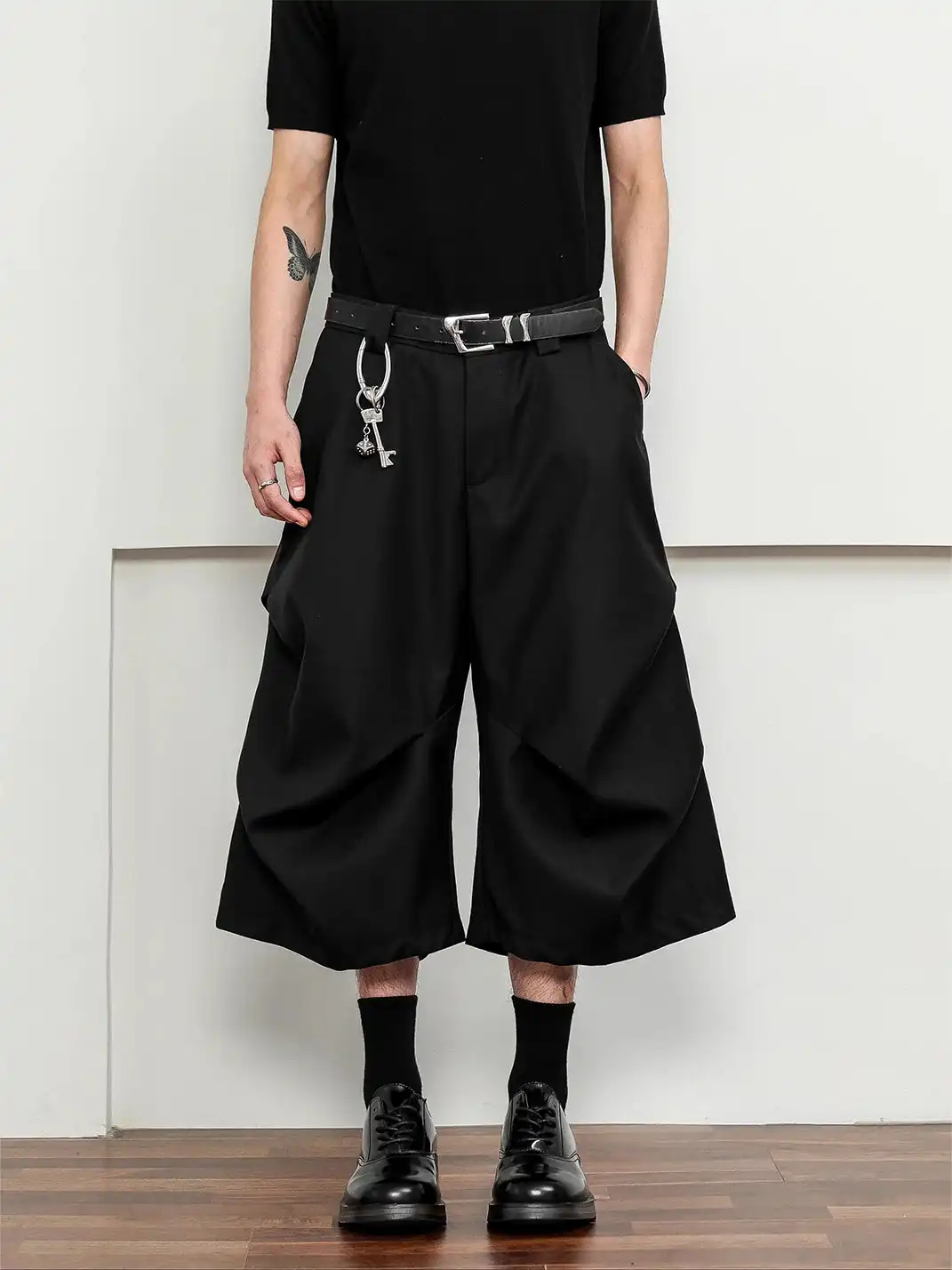 FLY OFF | Pleated 7/8 Length Black Trousers
