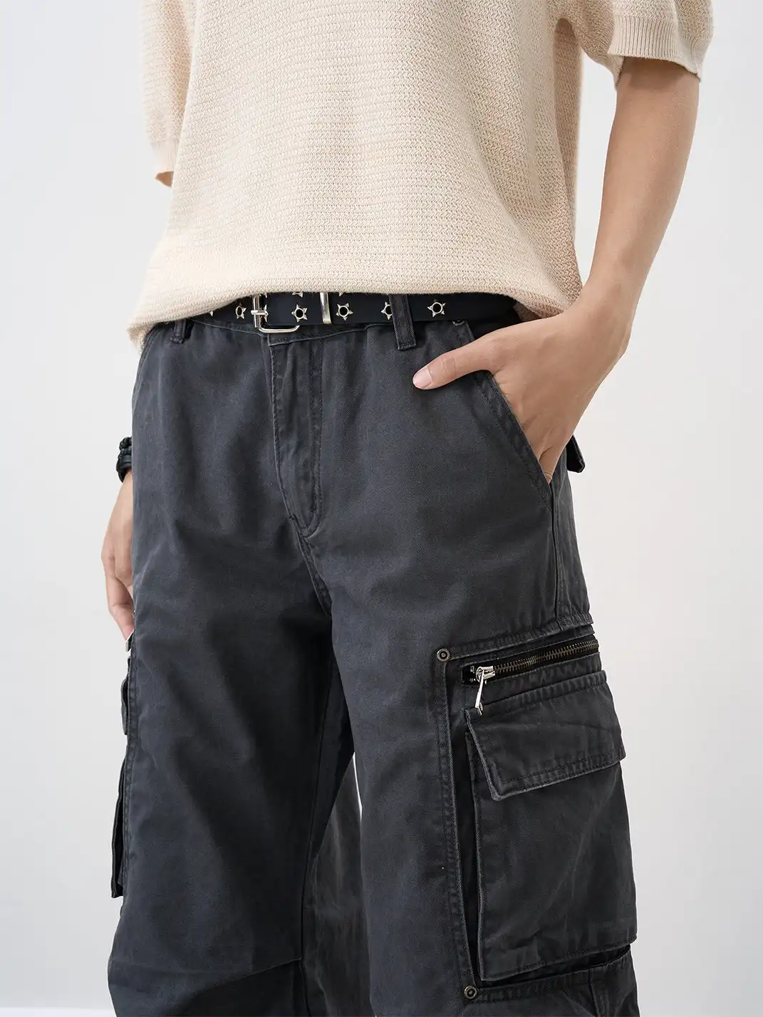 FLY OFF | Pleated Multi-Pocket Cargo Pants