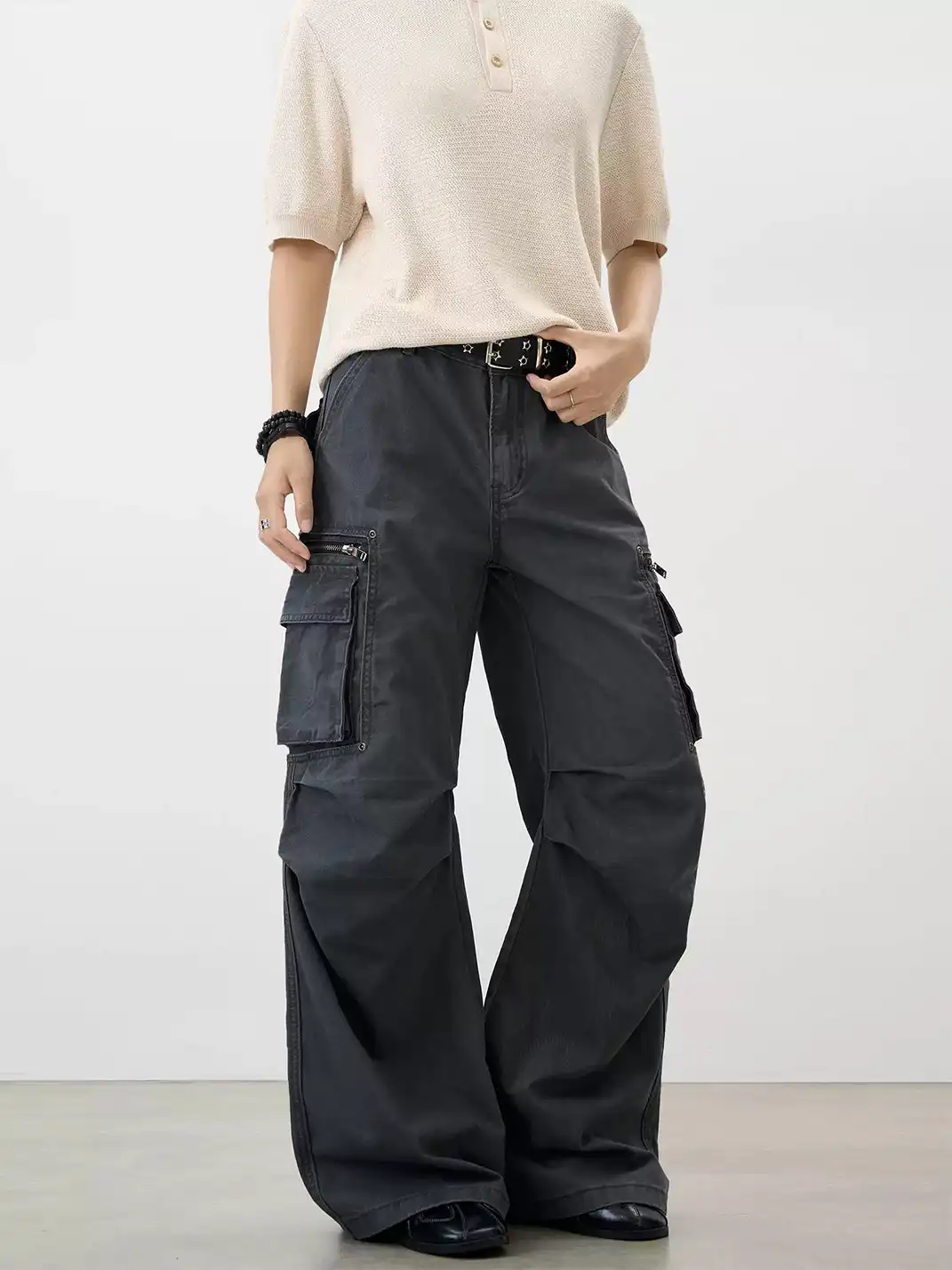FLY OFF | Pleated Multi-Pocket Cargo Pants