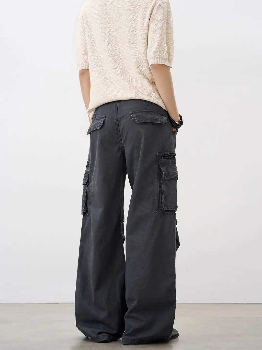 FLY OFF | Pleated Multi-Pocket Cargo Pants