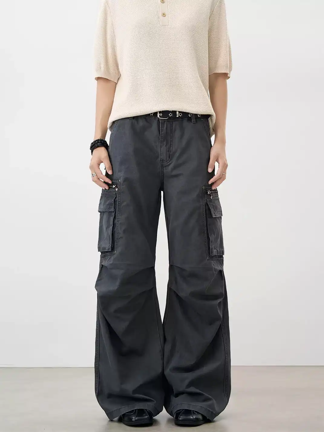 FLY OFF | Pleated Multi-Pocket Cargo Pants