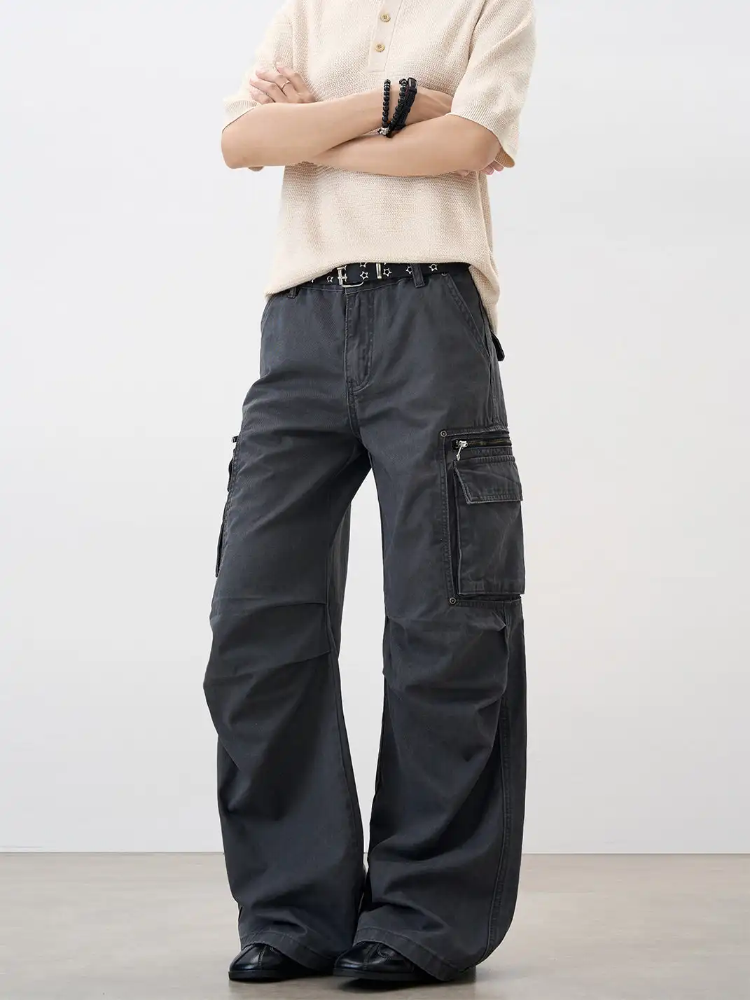 FLY OFF | Pleated Multi-Pocket Cargo Pants