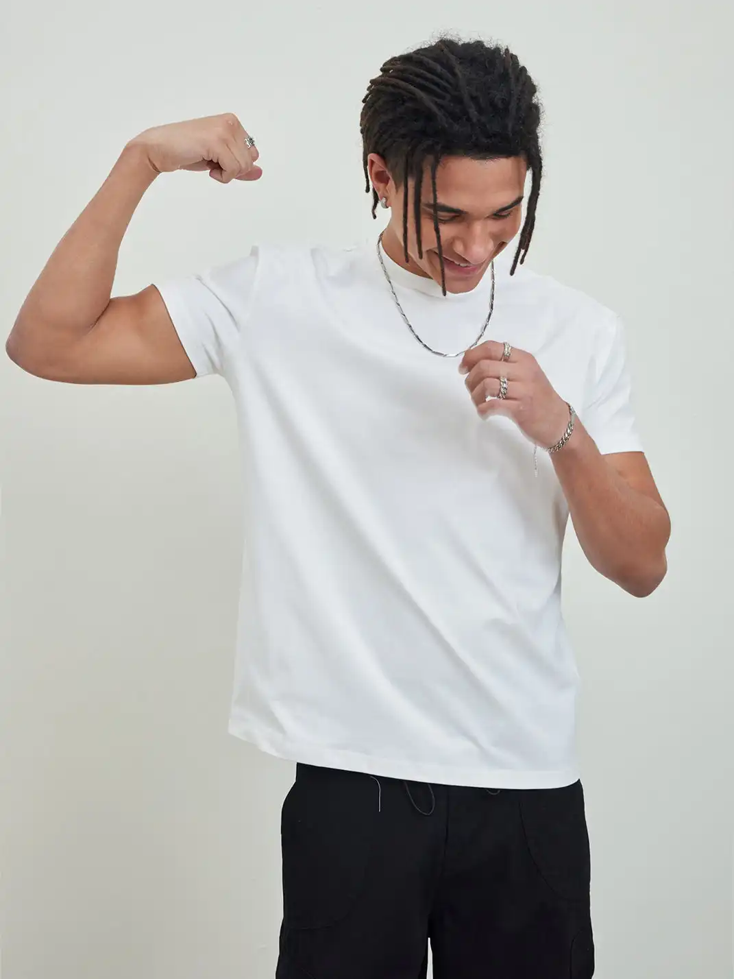 StreetEssentials | Elastic Cuff Small Neck T-Shirt