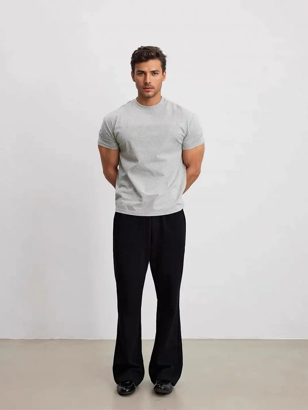 StreetEssentials | Elastic Cuff Small Neck T-Shirt
