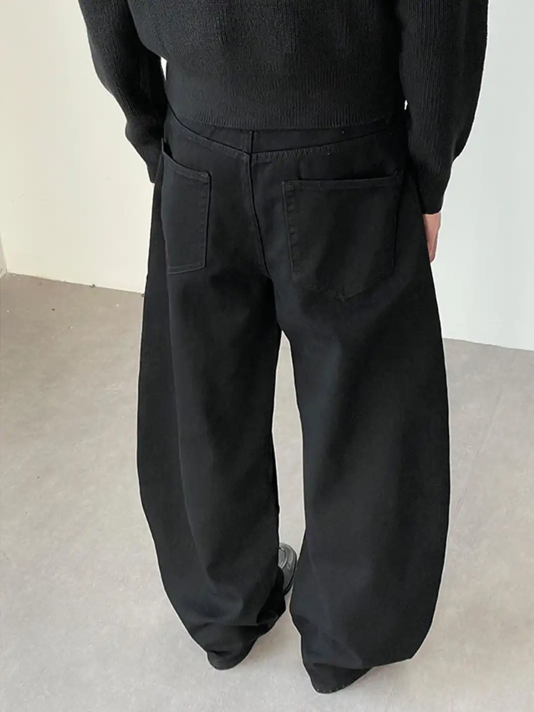 Aeec official | Twisted Seam Curved Minimalist Long Pants