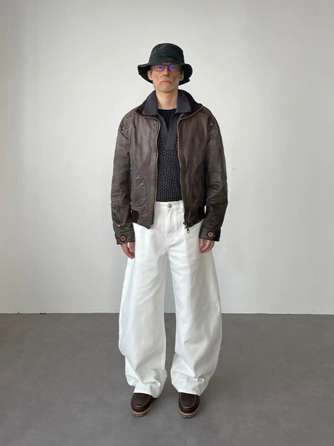 Aeec official | Twisted Seam Curved Minimalist Long Pants