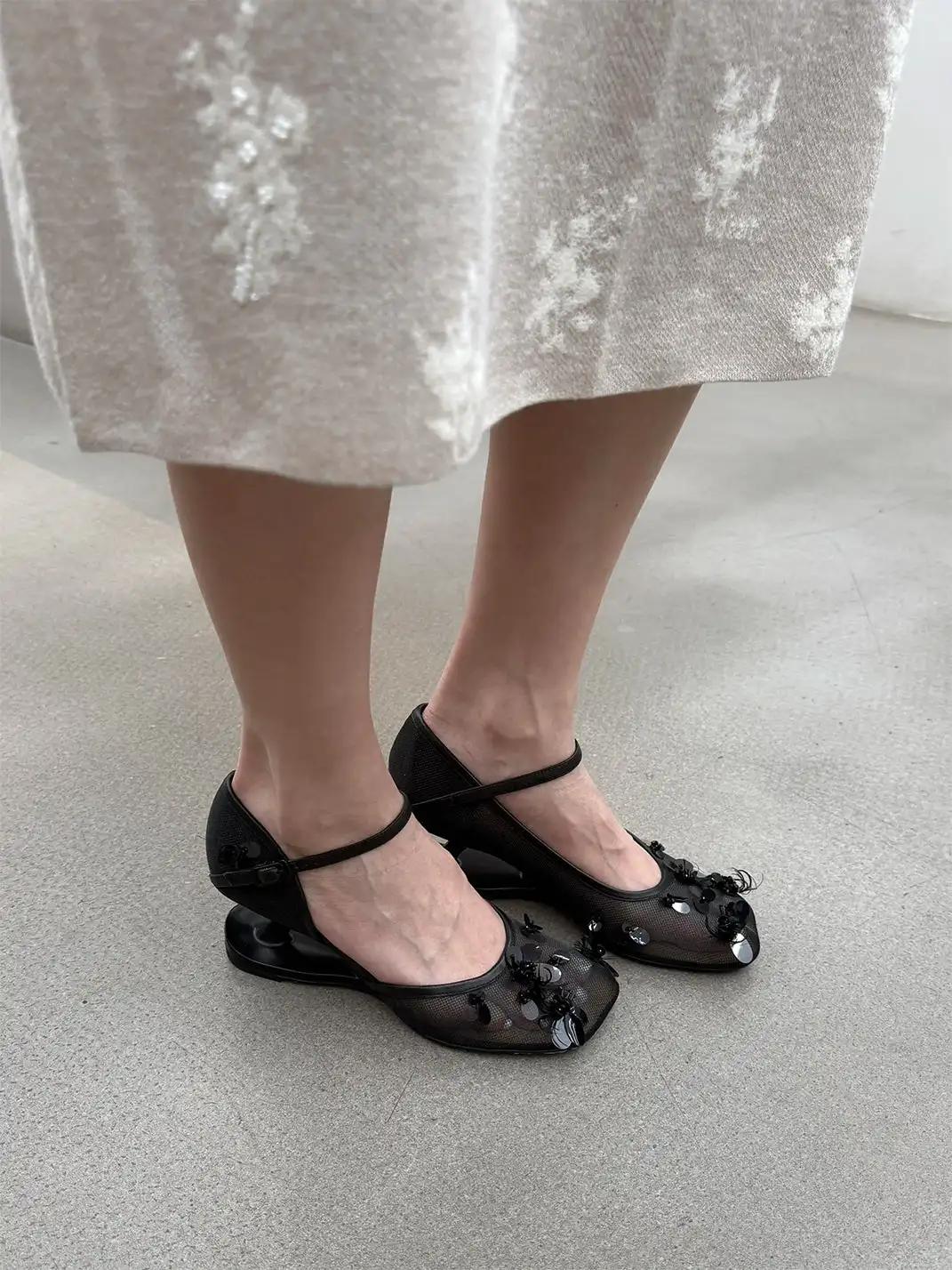 WENROO | Mesh Sequin One-Strap Hollow Sandals