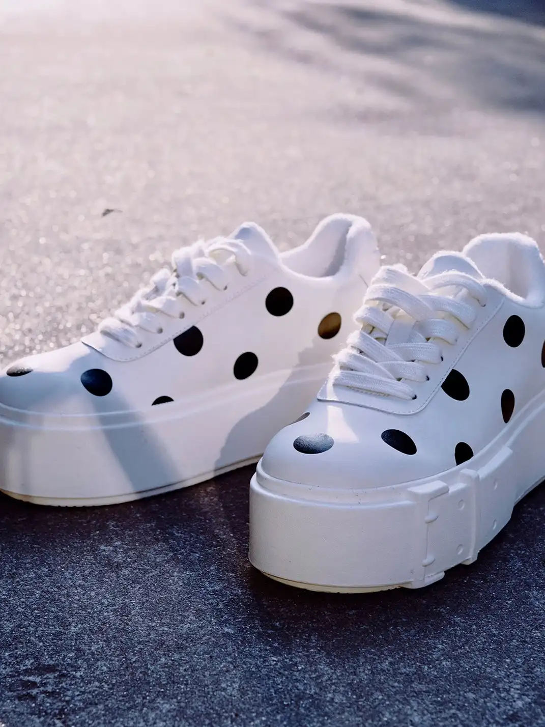 LeStream | Polka Dot Buckle Casual Shoes