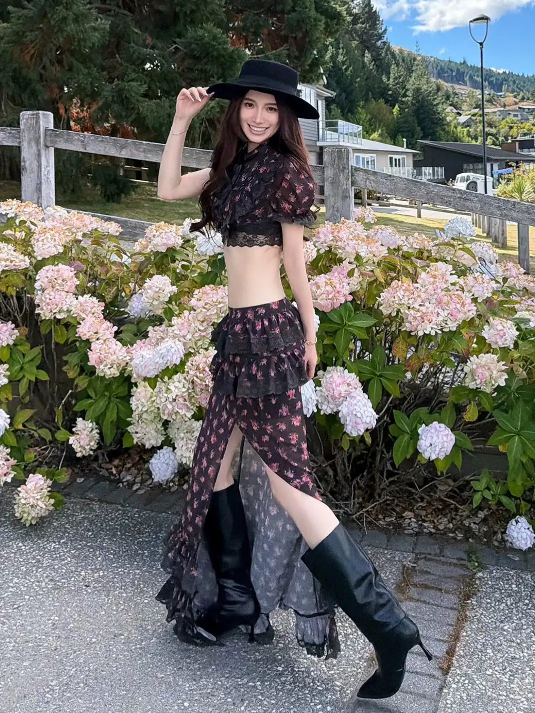 HiimDai | Lace Spliced Floral Crop Top & Skirt Two-Piece Set