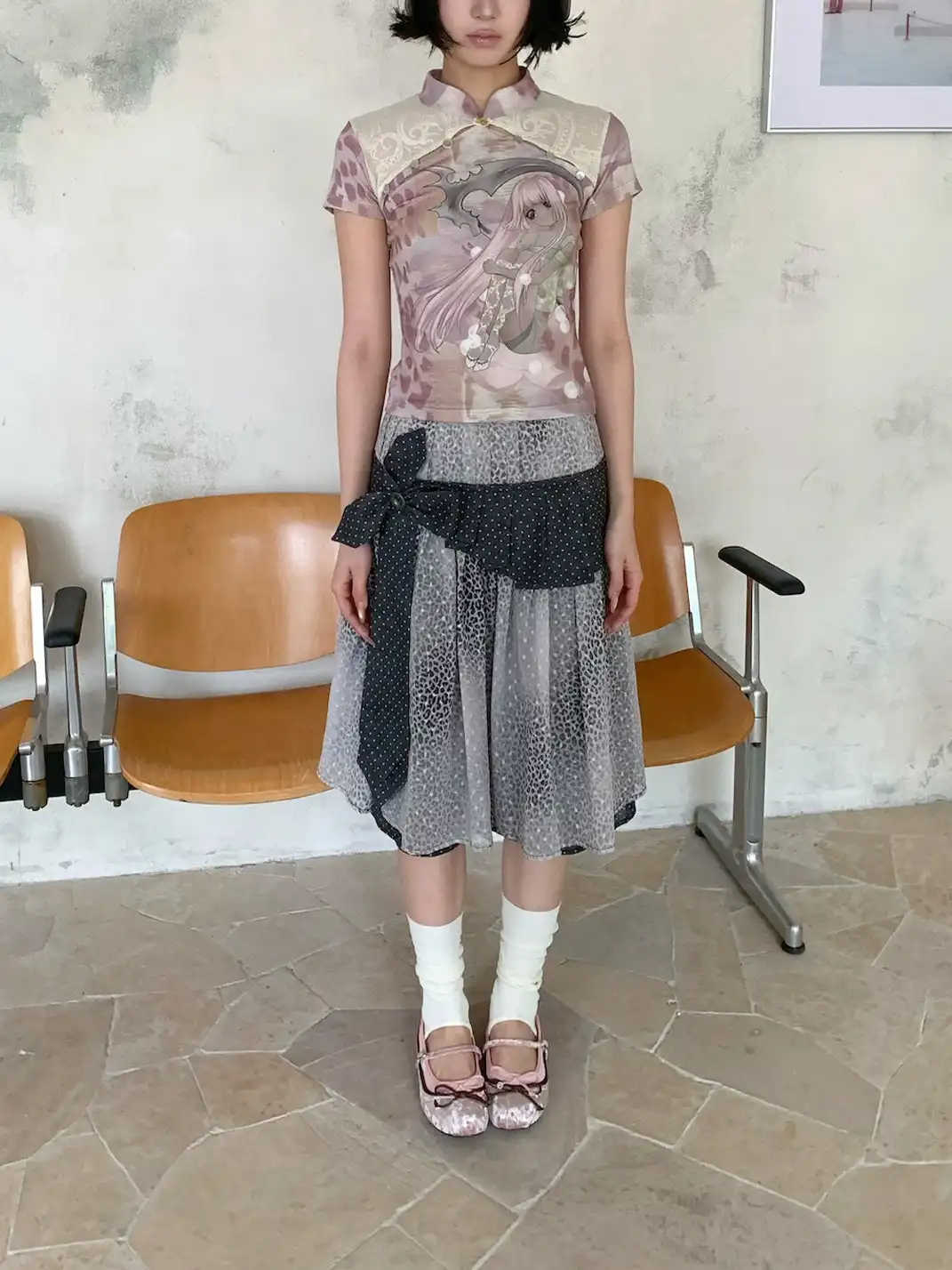 4RE1GN | Crisscross Tie Collar Leopard Print Floral Jacquard Midi Skirt