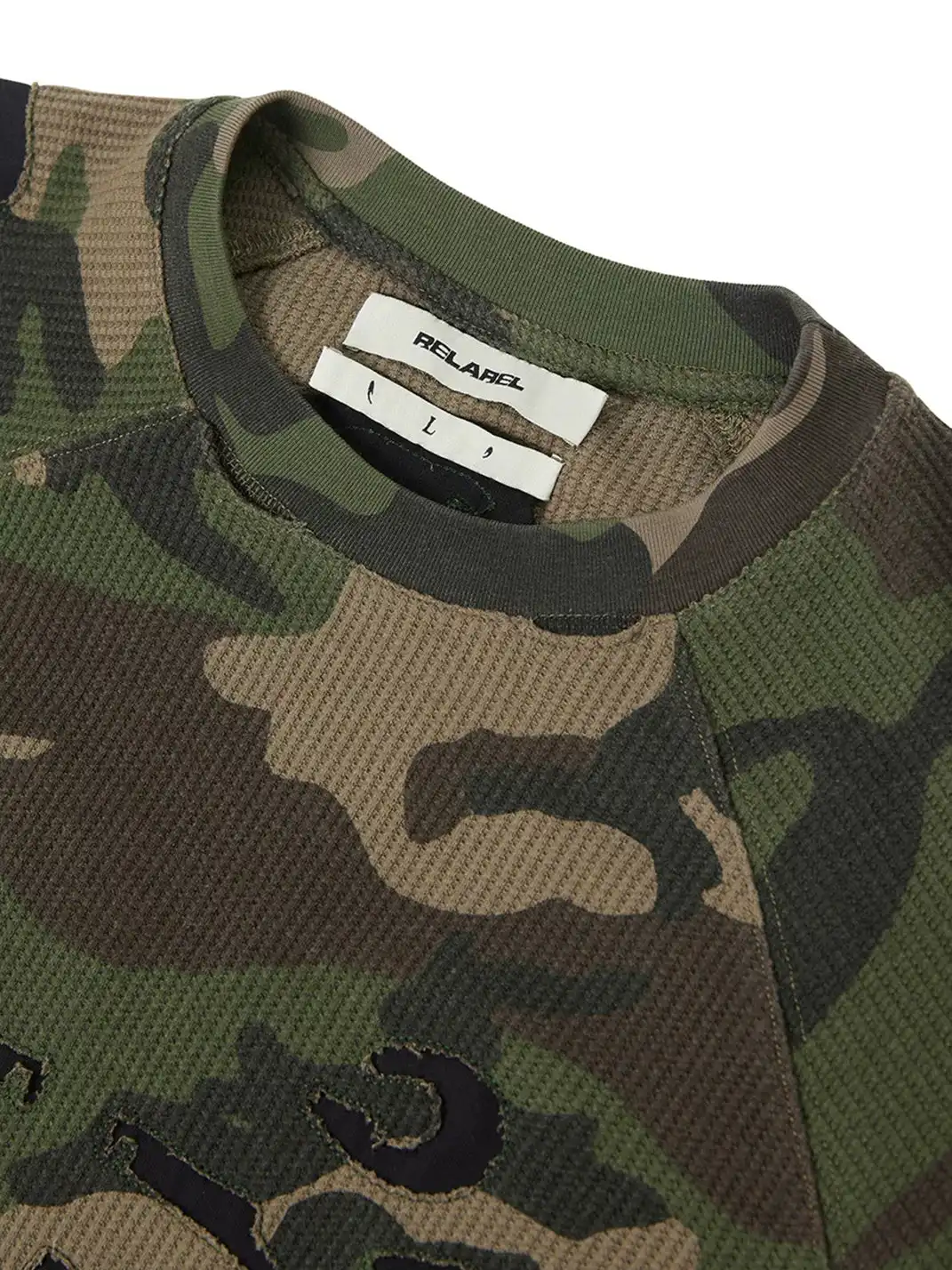 RELABEL | Detachable Hood Patch Embroidered Frayed Camo T-Shirt