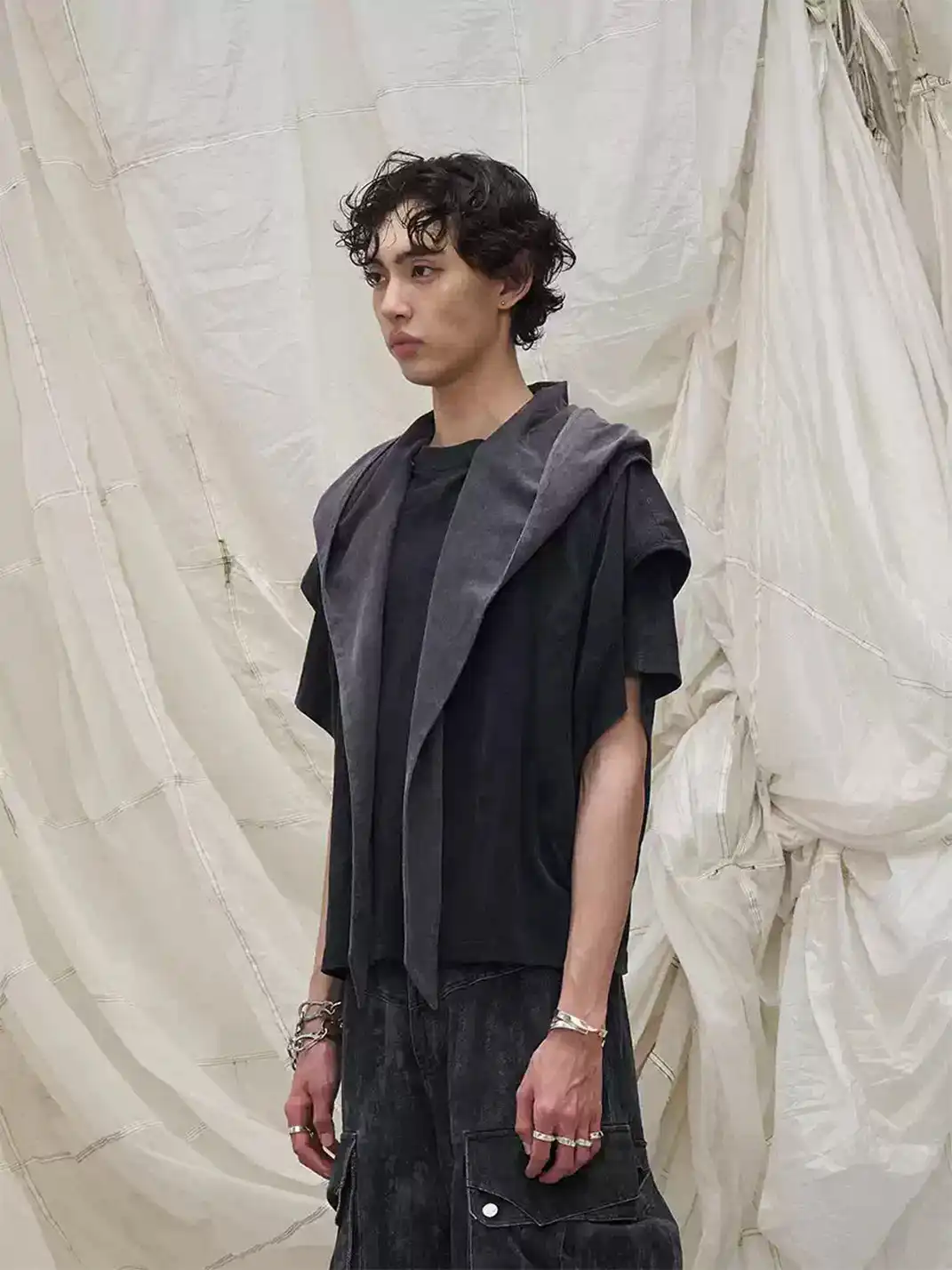 RELABEL | Ring Cut Detachable Hood T-Shirt