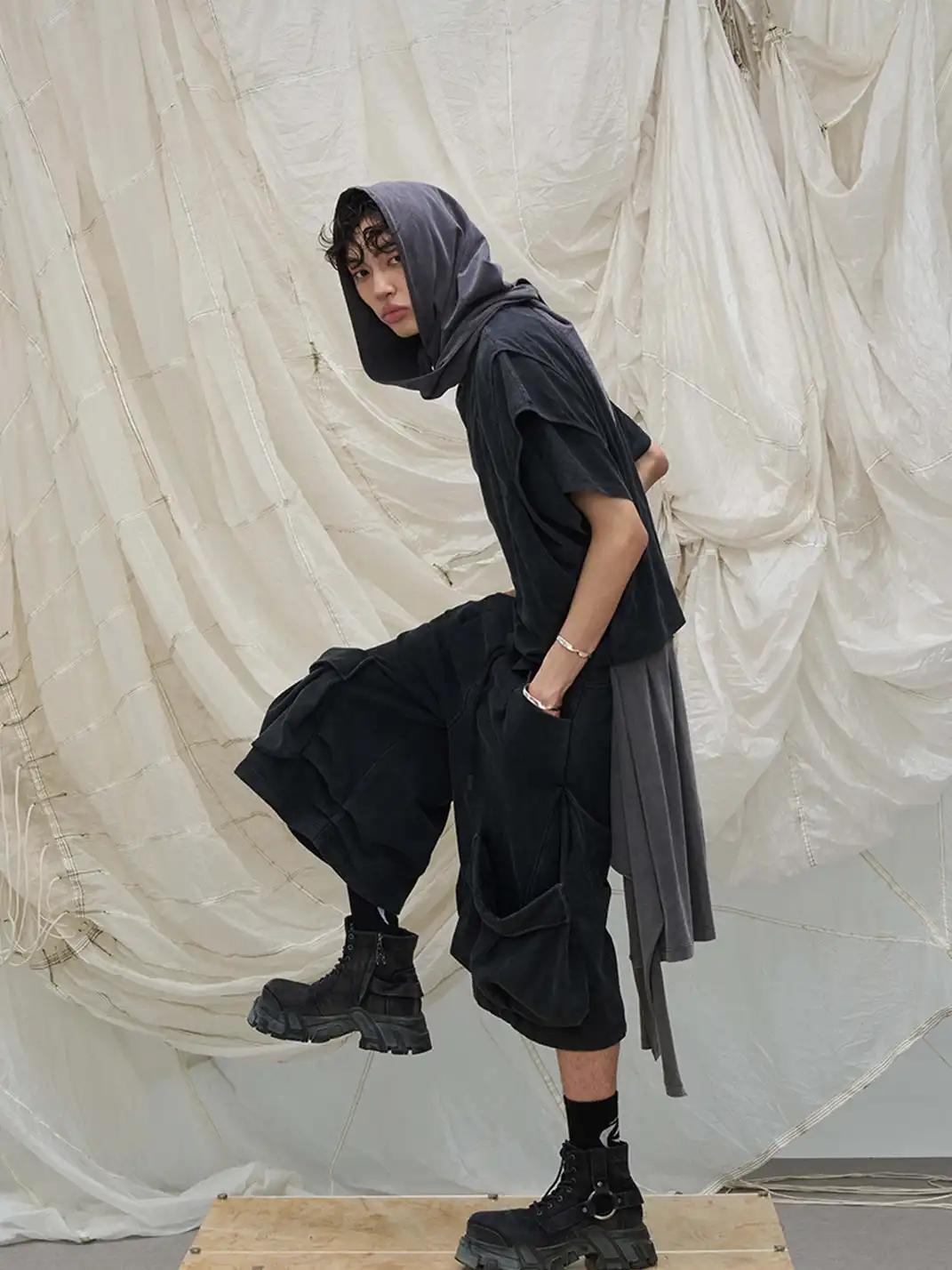 RELABEL | Ring Cut Detachable Hood T-Shirt