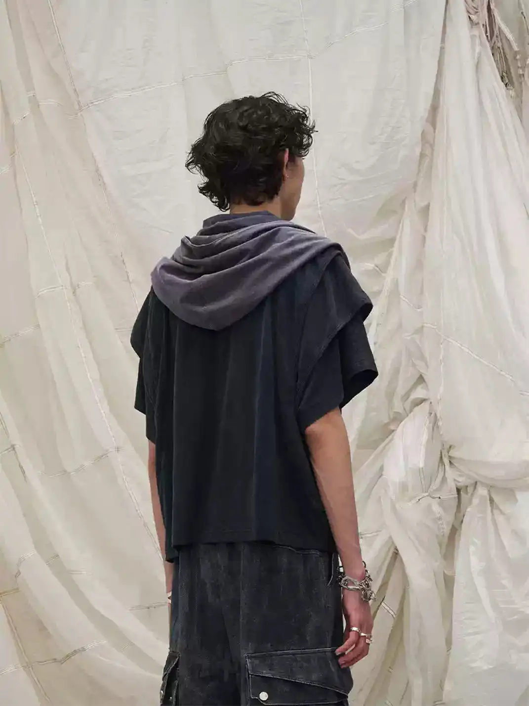 RELABEL | Ring Cut Detachable Hood T-Shirt