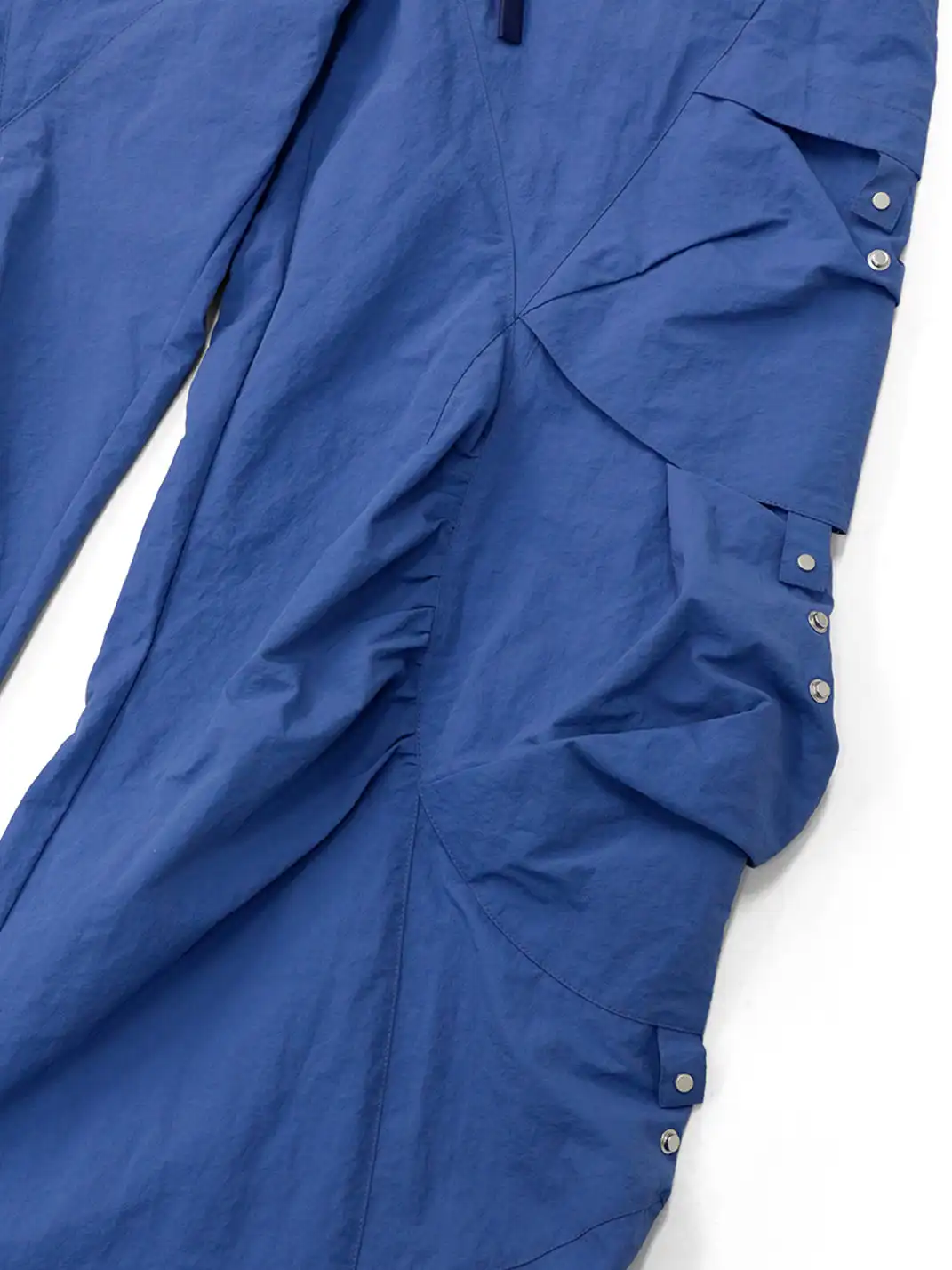 RELABEL | Multi-Pocket Ruched Multi-Shape Nylon Casual Pants