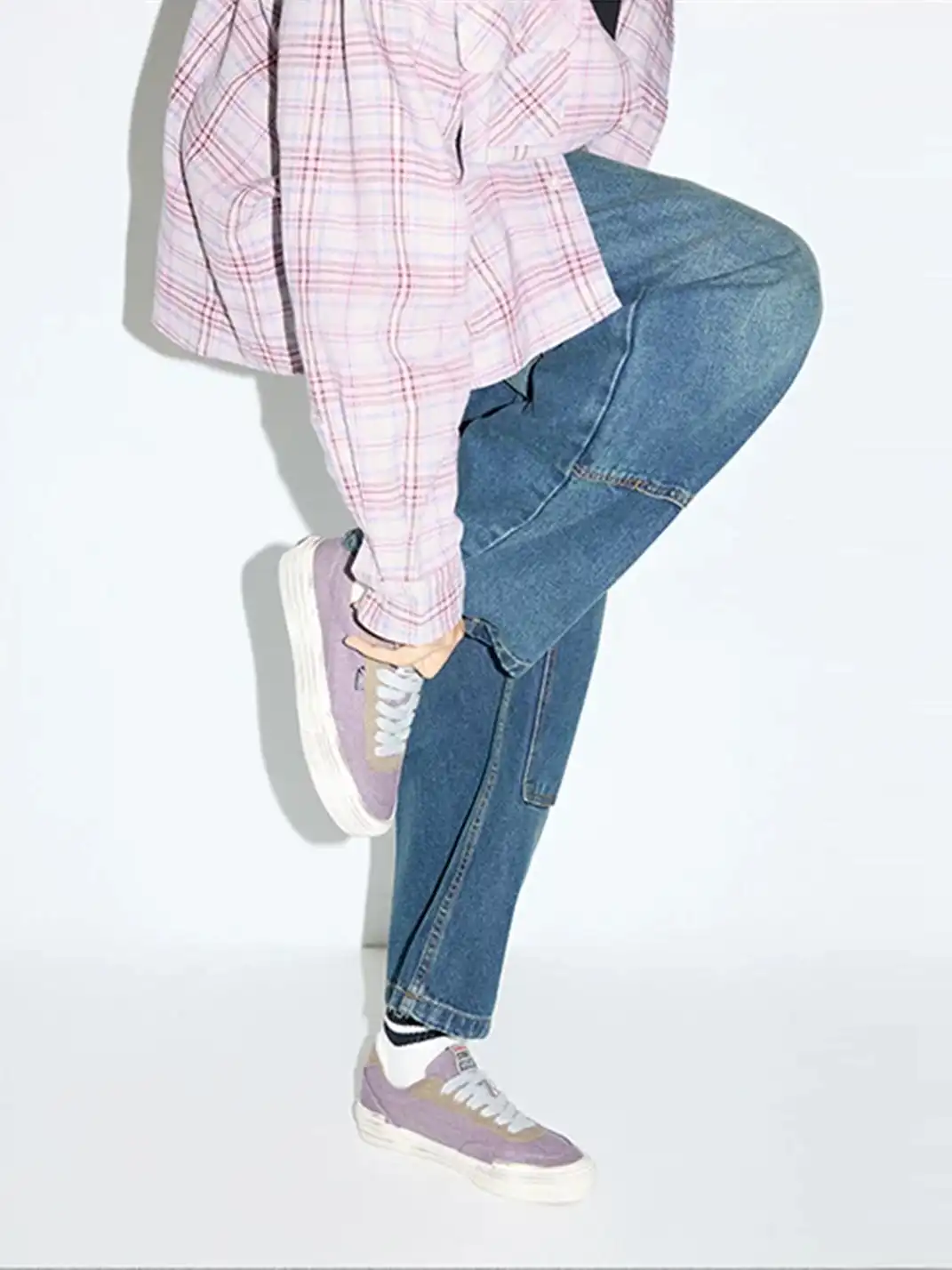 VST | Distressed Low-Top Skate Shoes