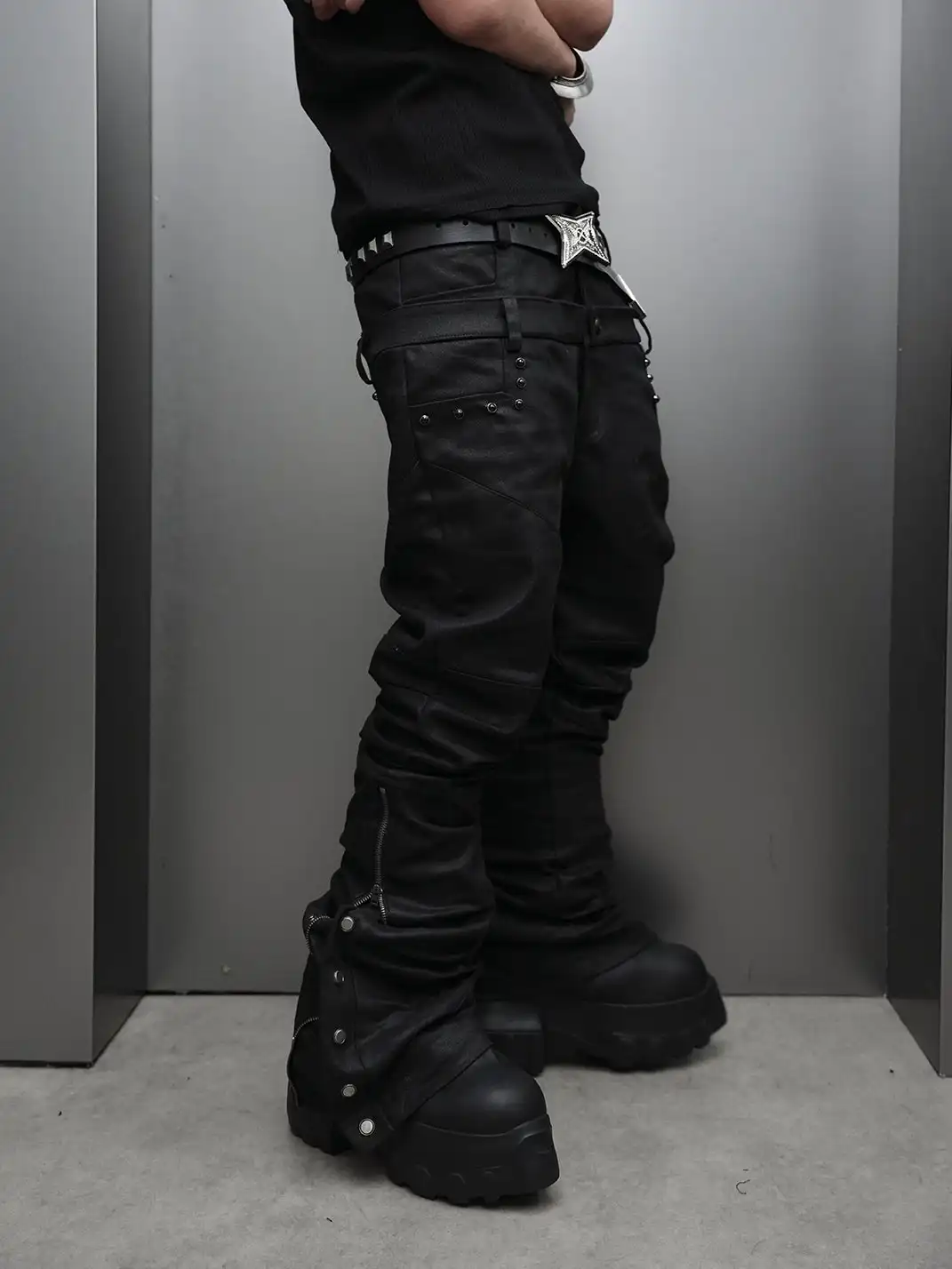 SSIN7 | Curved Blade Double Waist Waxed Studded Jeans