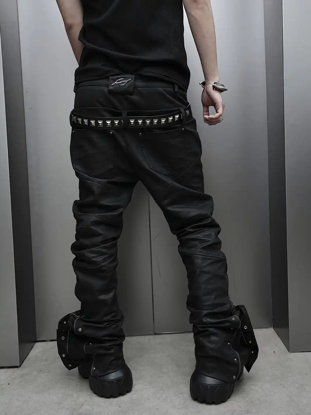 SSIN7 | Curved Blade Double Waist Waxed Studded Jeans
