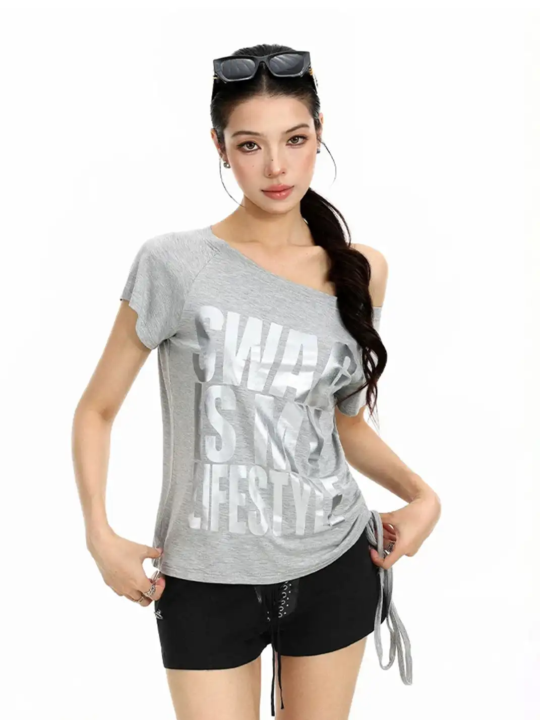 BIGGOLD | Shiny Letter One Shoulder T-Shirt