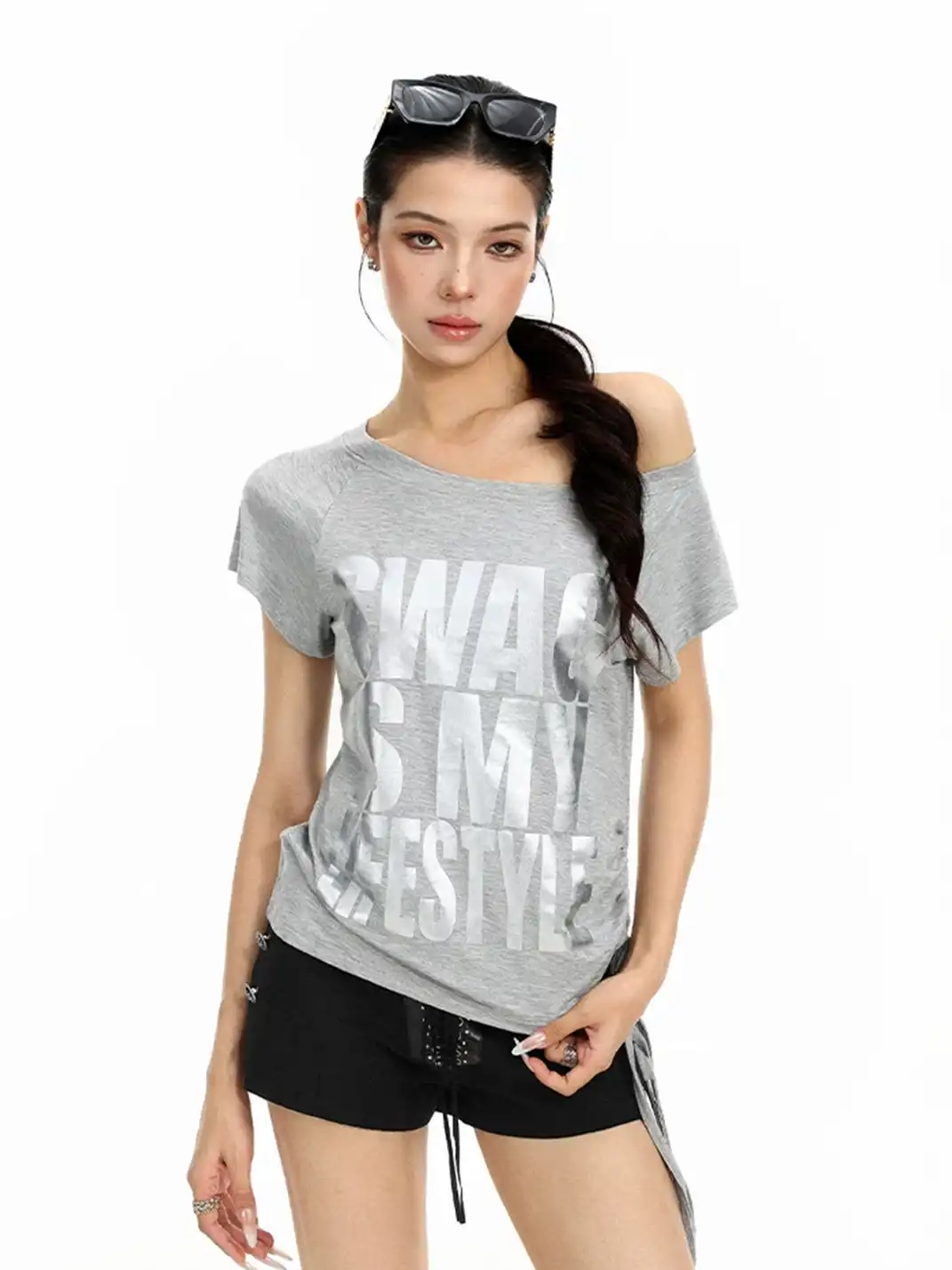 BIGGOLD | Shiny Letter One Shoulder T-Shirt