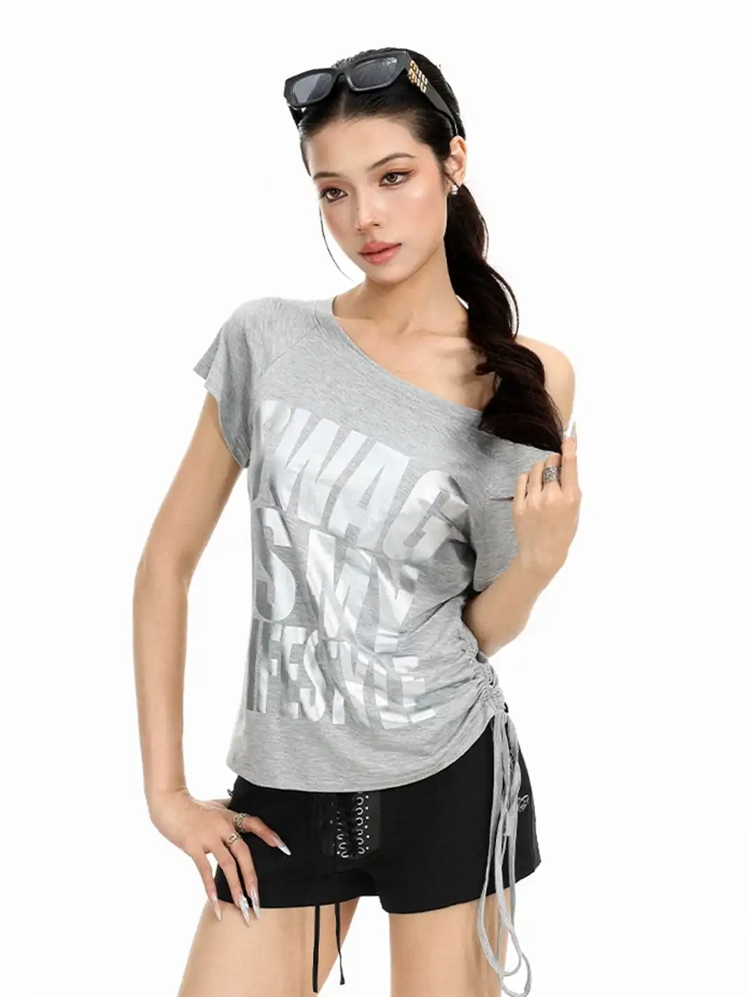 BIGGOLD | Shiny Letter One Shoulder T-Shirt