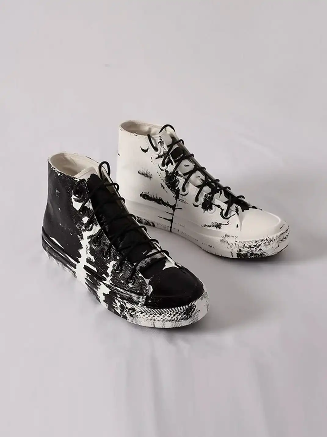 DAYMARE | Asymmetric Graffiti High-Top Canvas Shoes