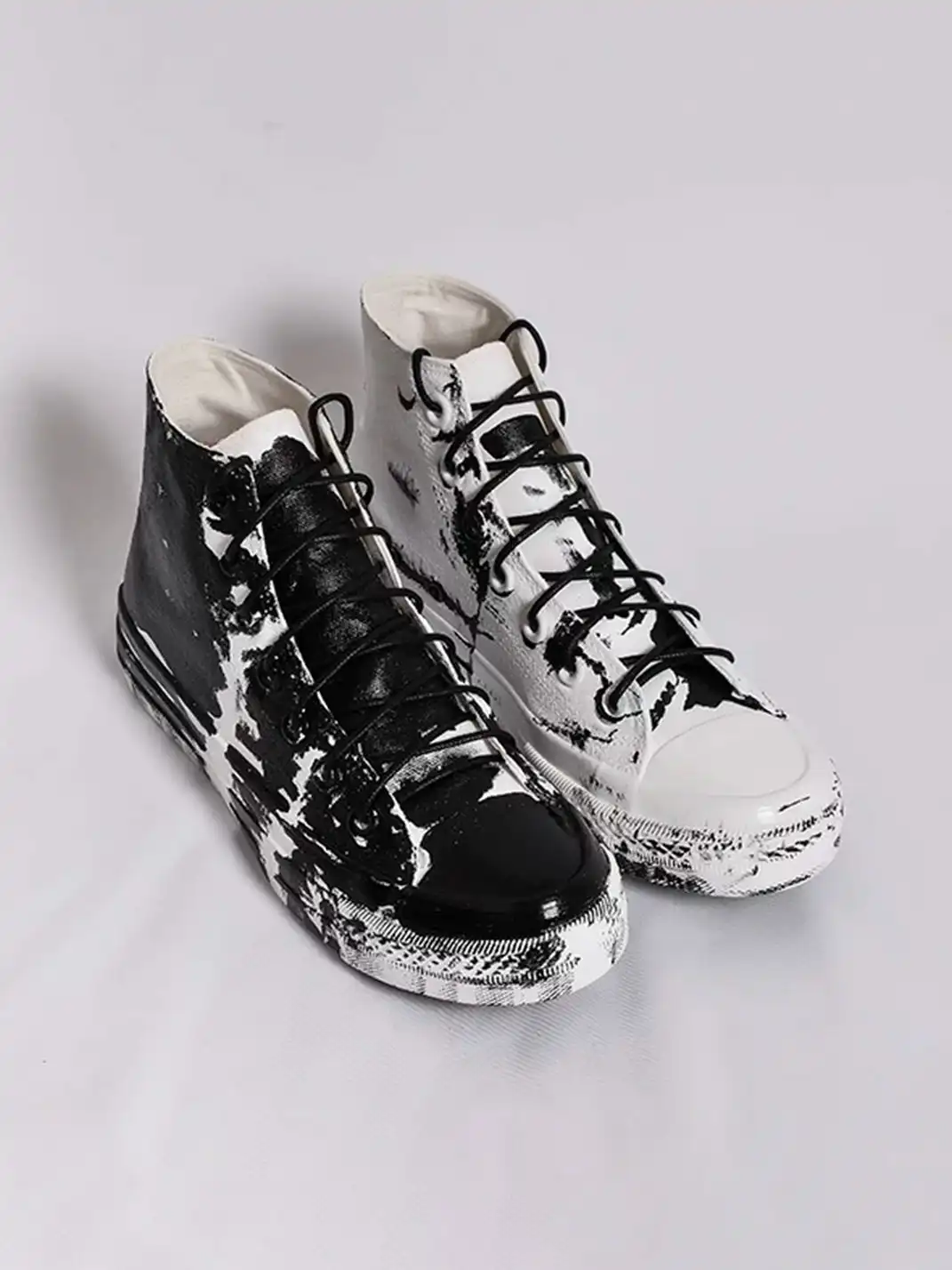 DAYMARE | Asymmetric Graffiti High-Top Canvas Shoes