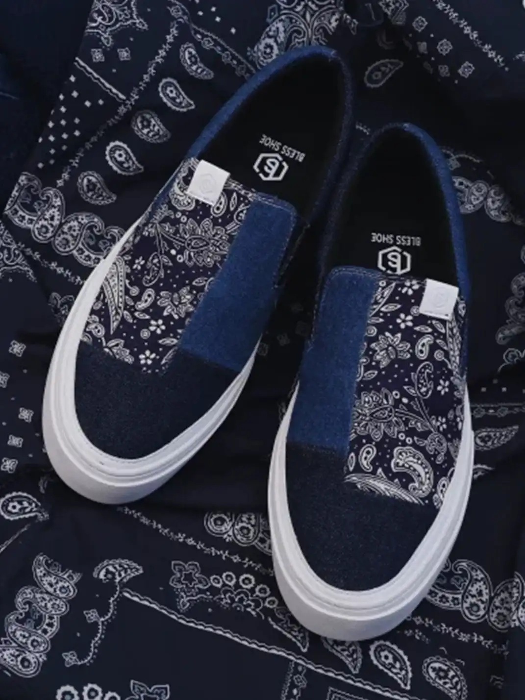BLESS SHOE | Vintage Spliced Paisley Low Top Shoes