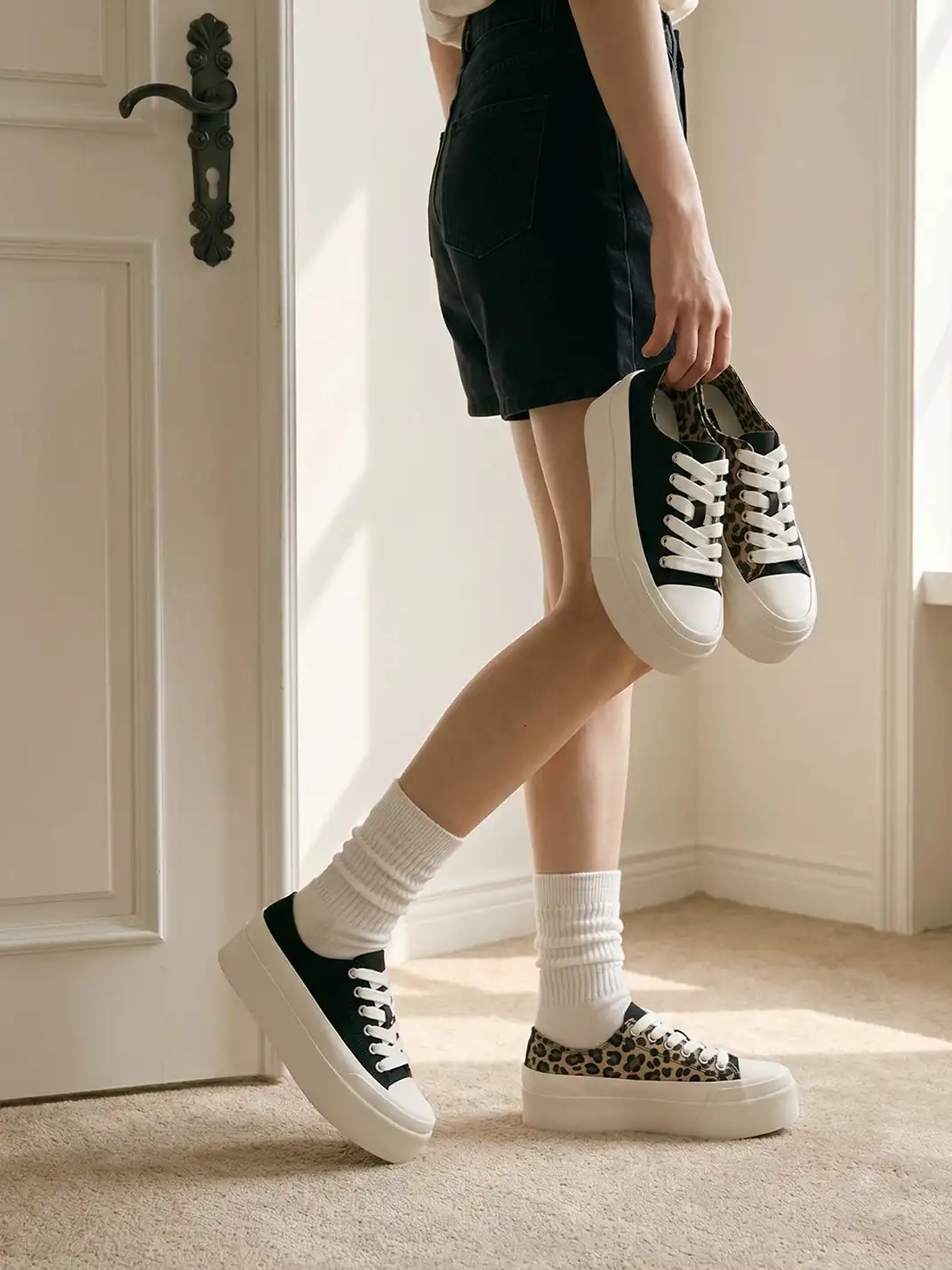 LeStream | Low-Top Color Block Leopard Print Canvas Shoes