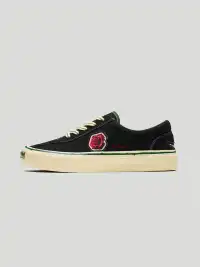 EQLZ | Peace And Love Embroidered Skate Shoes