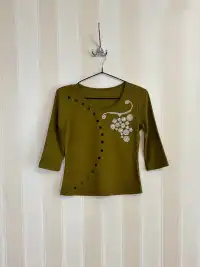 Zenlulu | Cutout Ceramic Grape T-Shirt