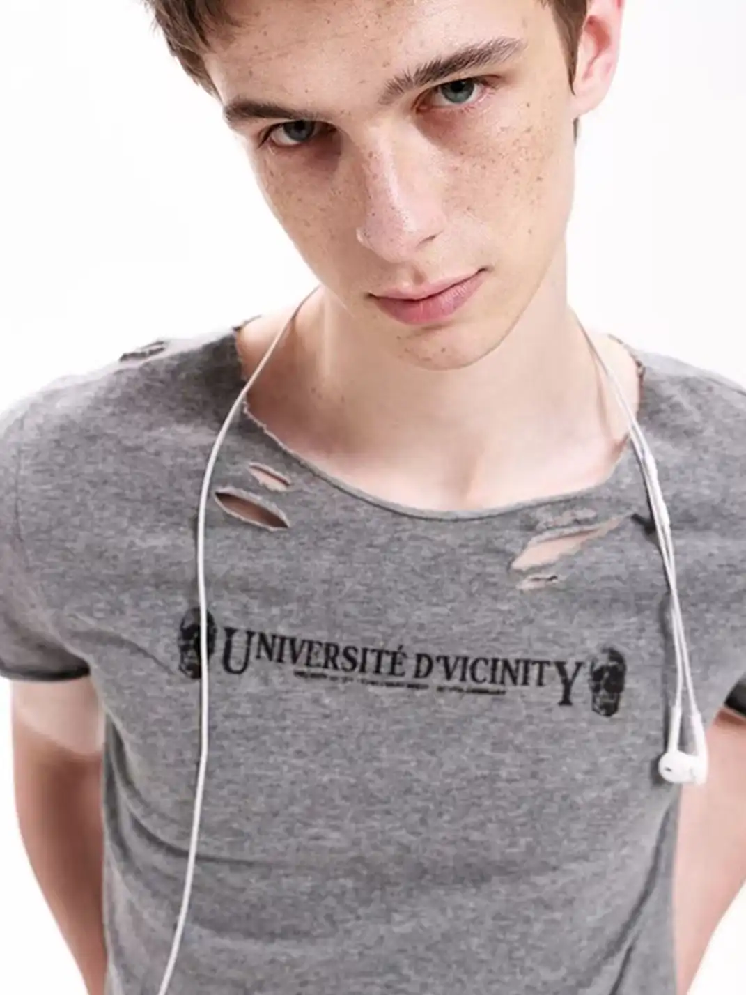 DETW | Rolled Edge Distressed T-Shirt