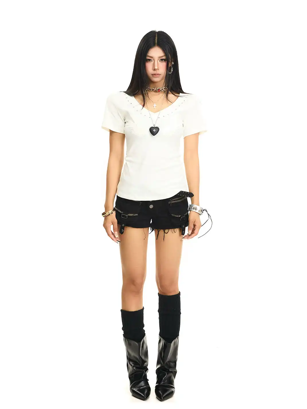 JHYWZD | V-Neck T-Shirt With Rivet Wing Print