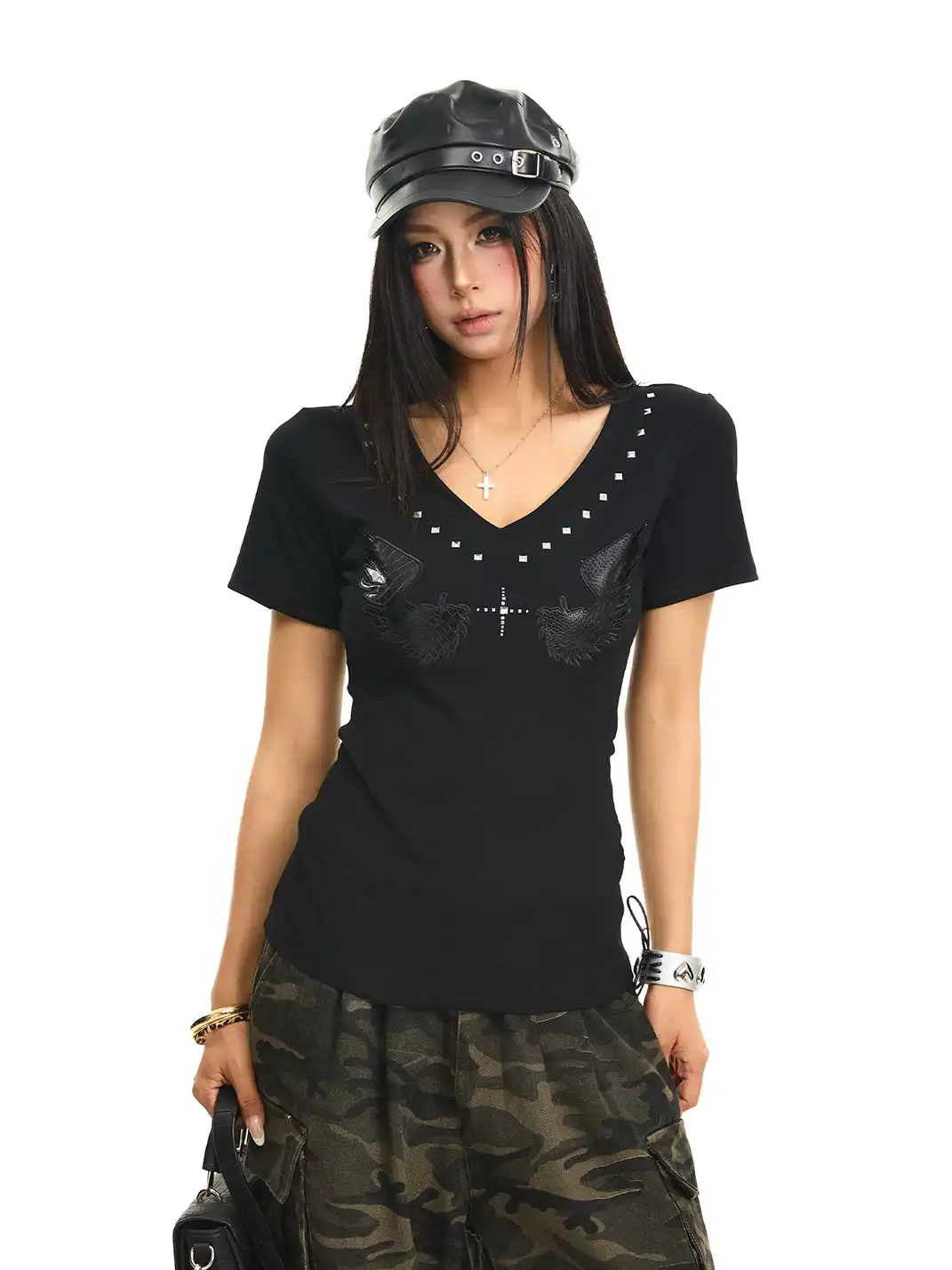 JHYWZD | V-Neck T-Shirt With Rivet Wing Print