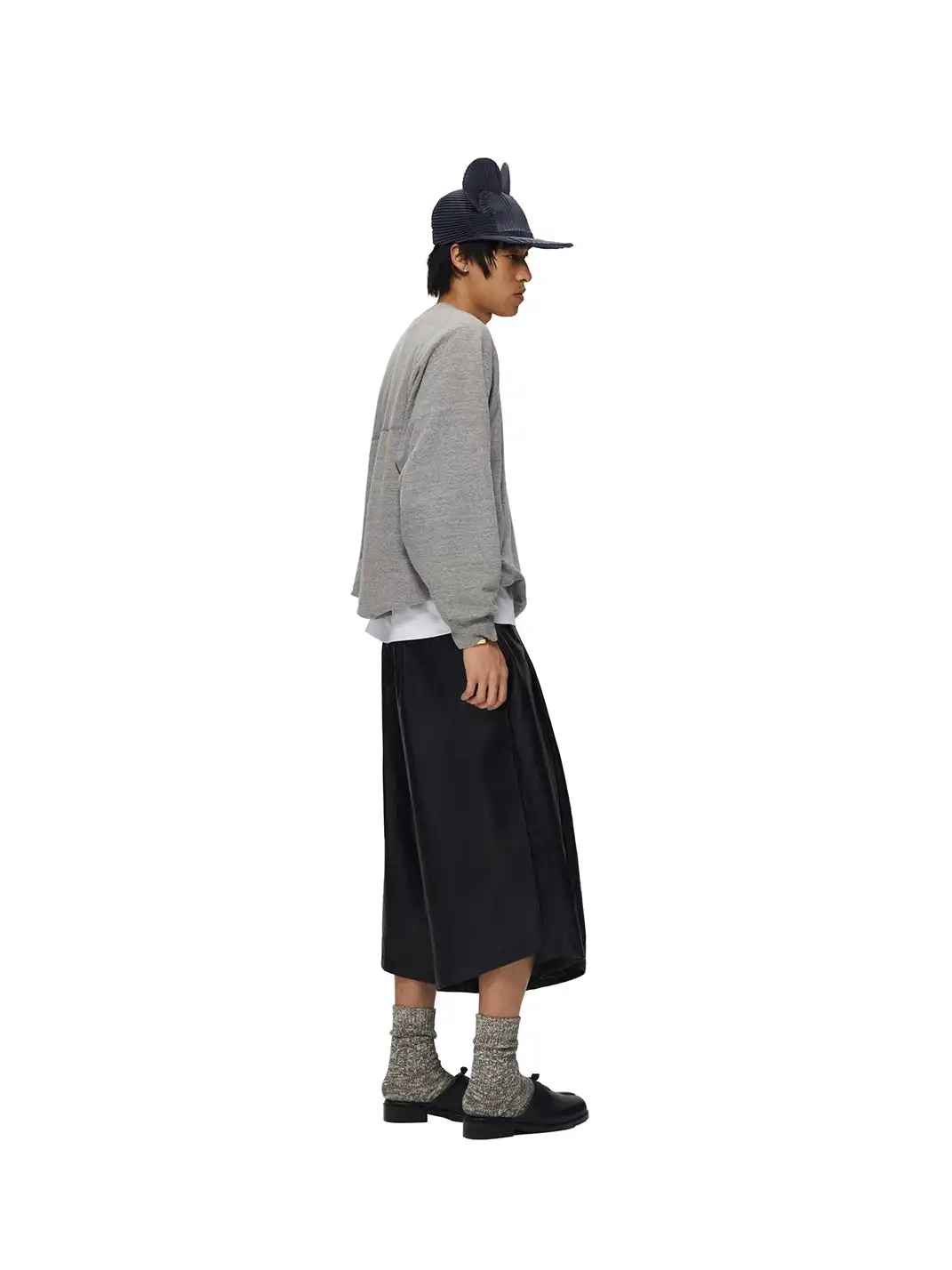 6CRAYON | Elastic Waist Spliced 3D Pleated PU Capri Shorts