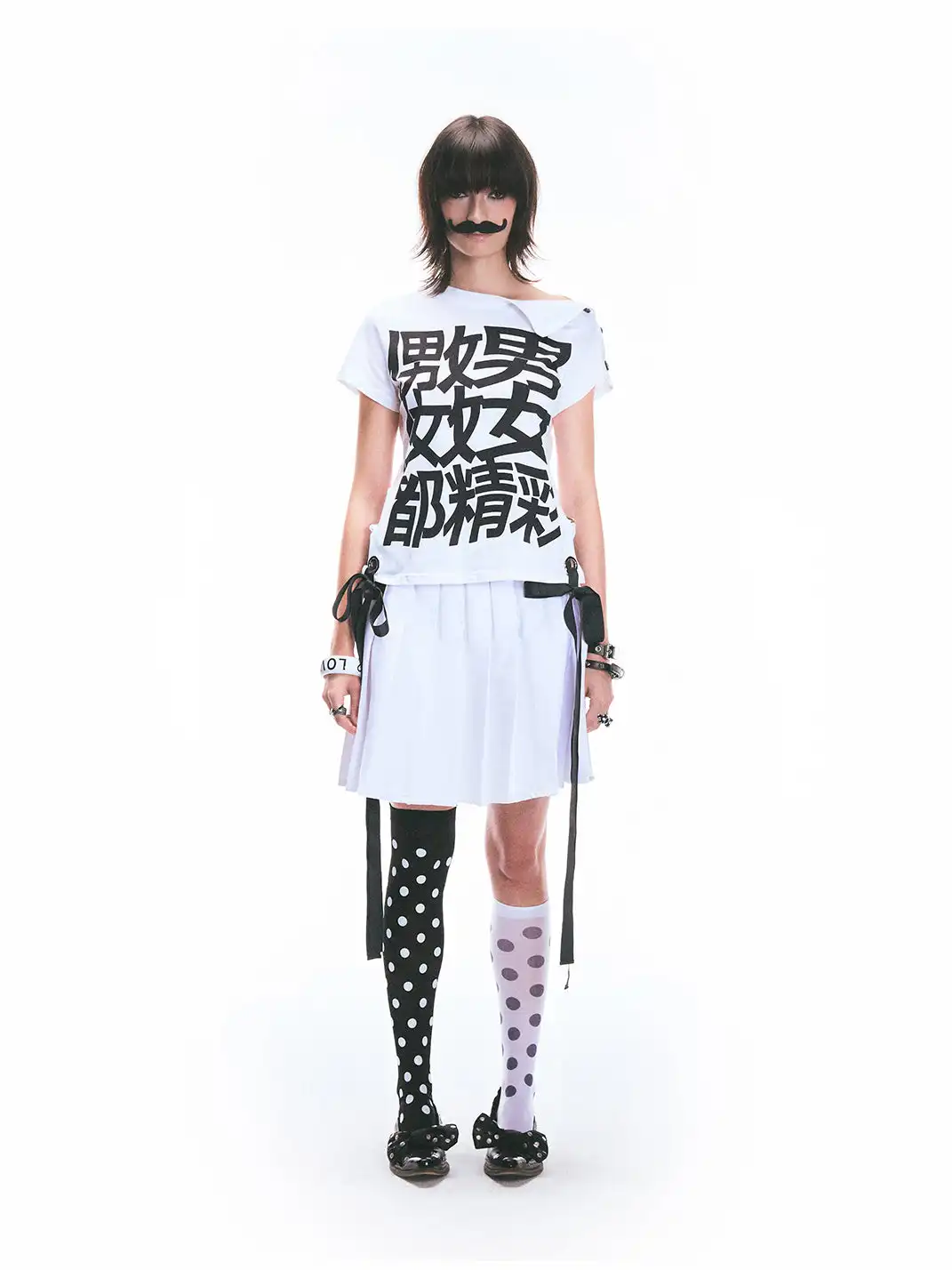Fruitanari | Black Slogan Ribbon T-Shirt