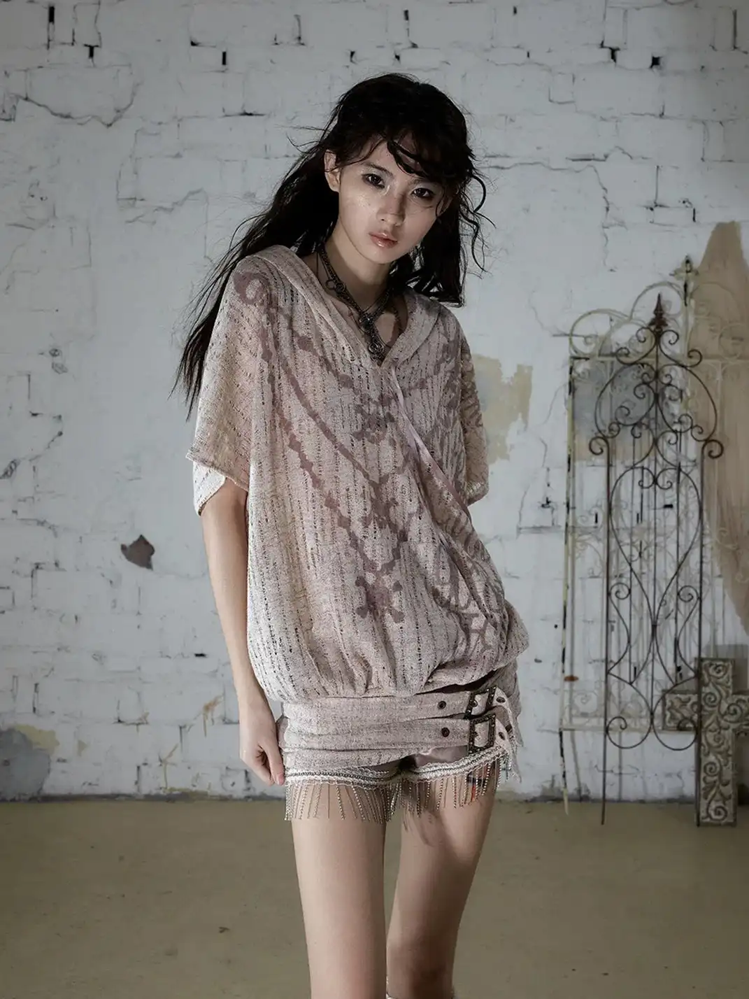 NO ROMANCE | Printed Ripped Knit Hooded T-Shirt