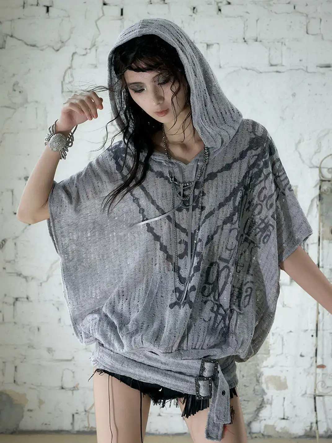 NO ROMANCE | Printed Ripped Knit Hooded T-Shirt