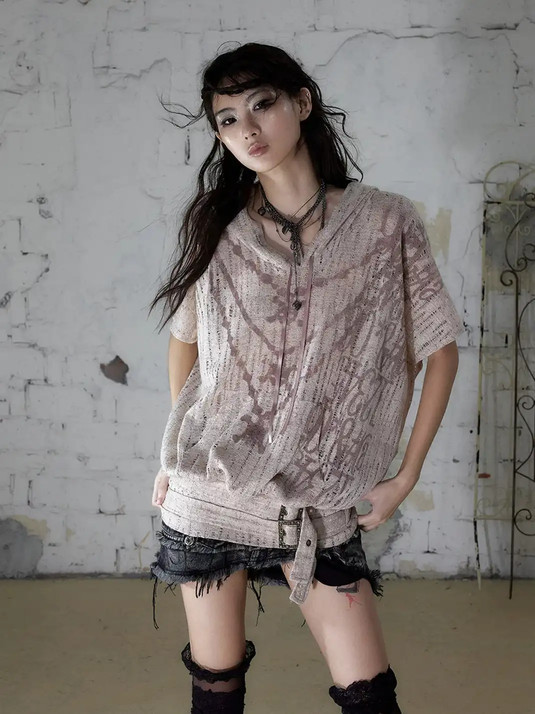 NO ROMANCE | Printed Ripped Knit Hooded T-Shirt