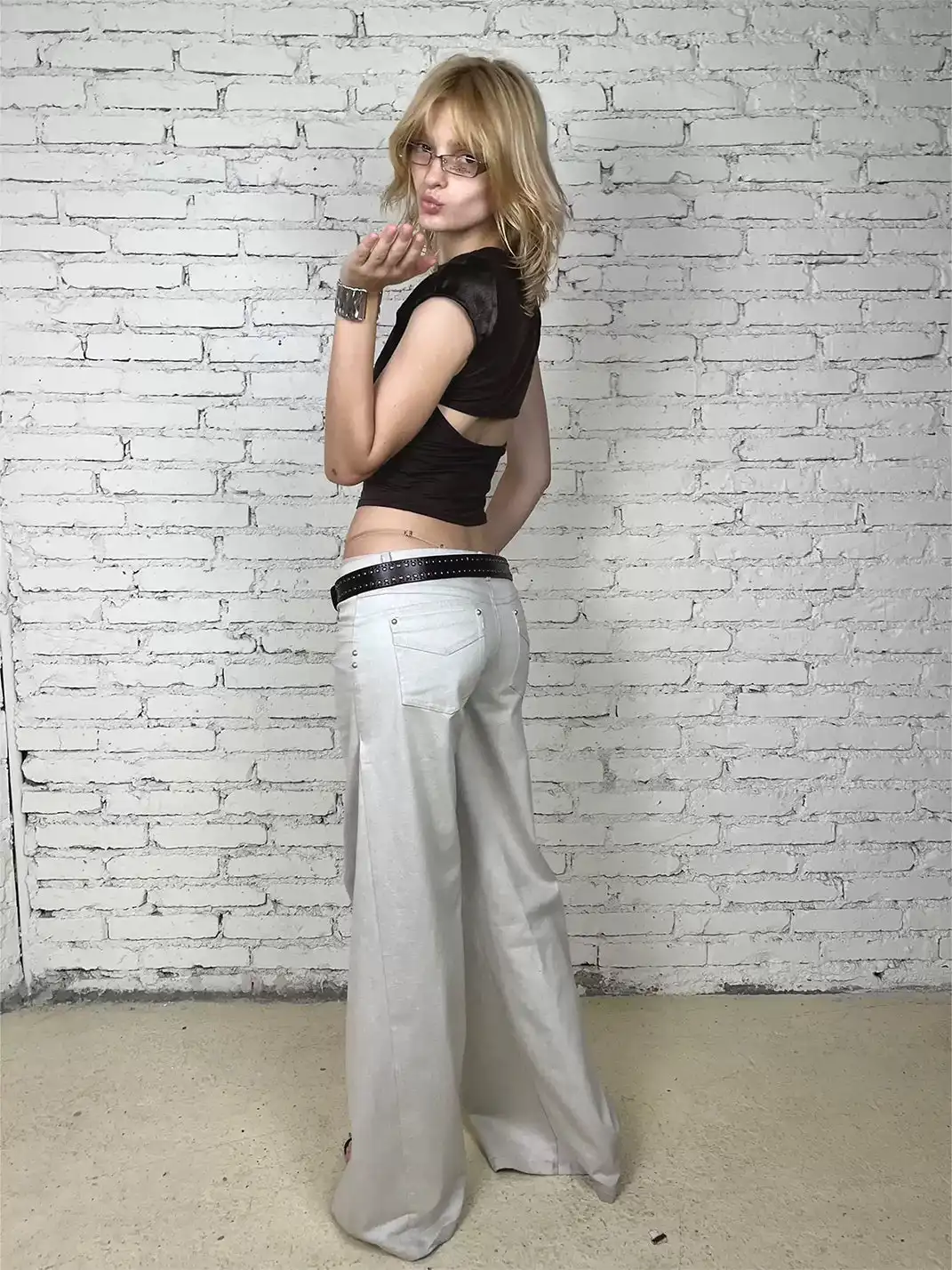 High river | Low-Waist Studded Jeans