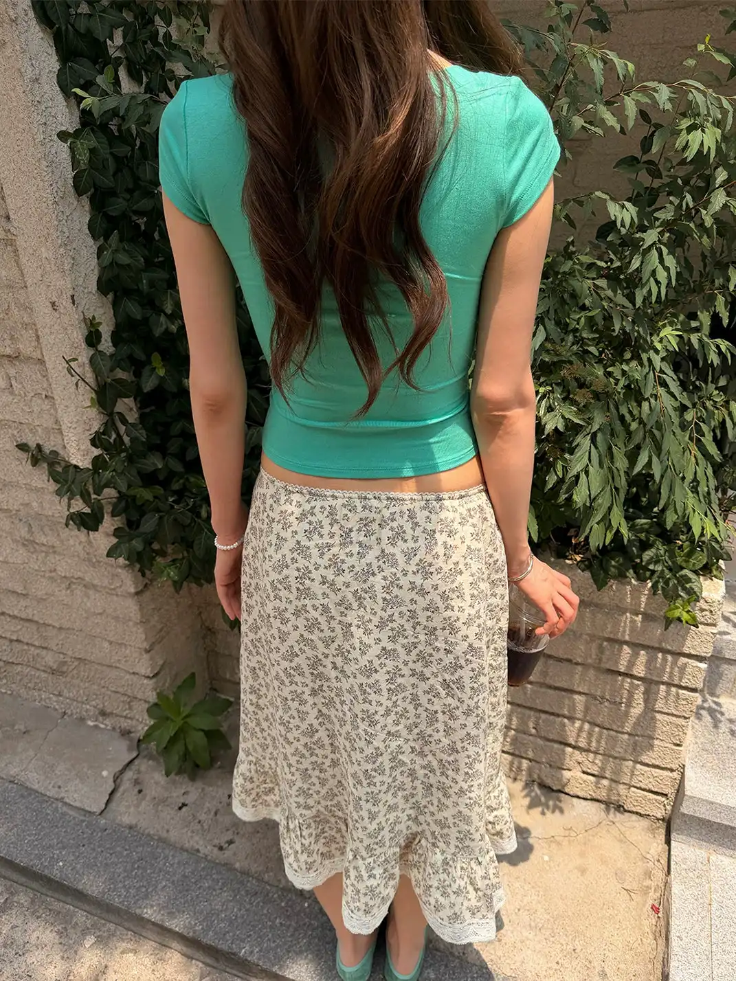 Tiny drops | Sage Green V-Neck Short Sleeve T-Shirt