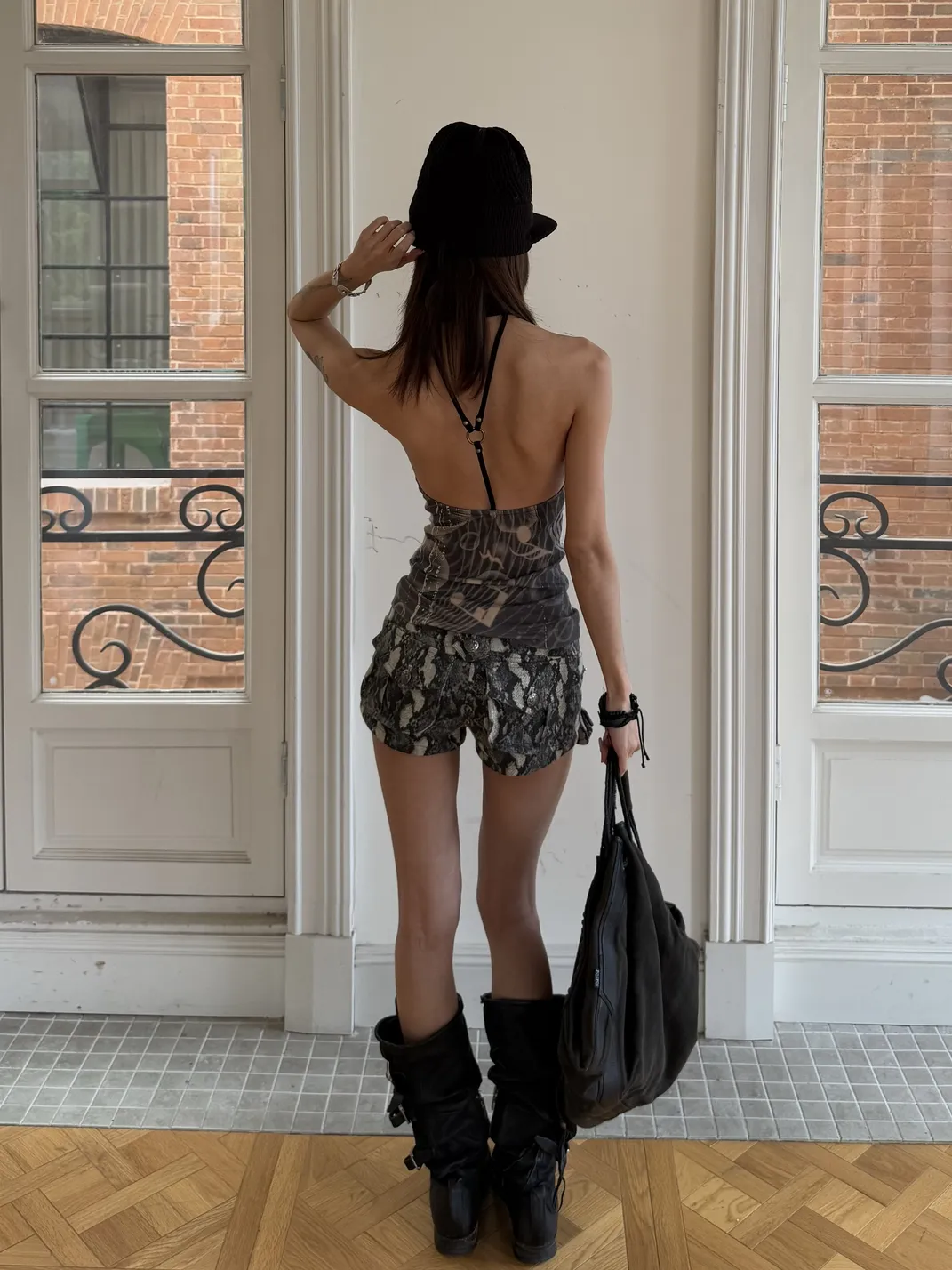 Andivogels | Figure Print Halter Backless Fitted Top