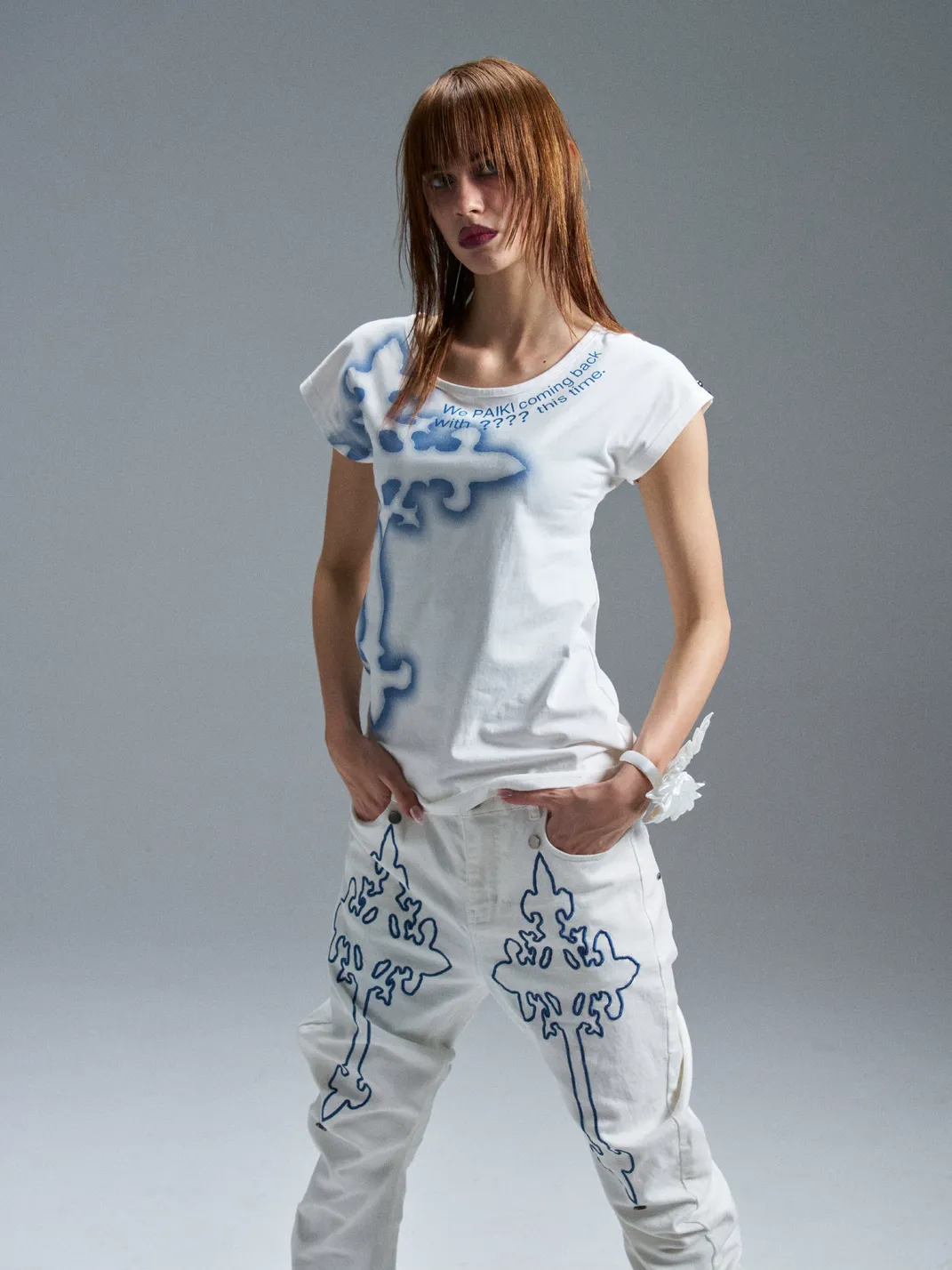 PAIKI | Cross Letter Crew Neck T-Shirt