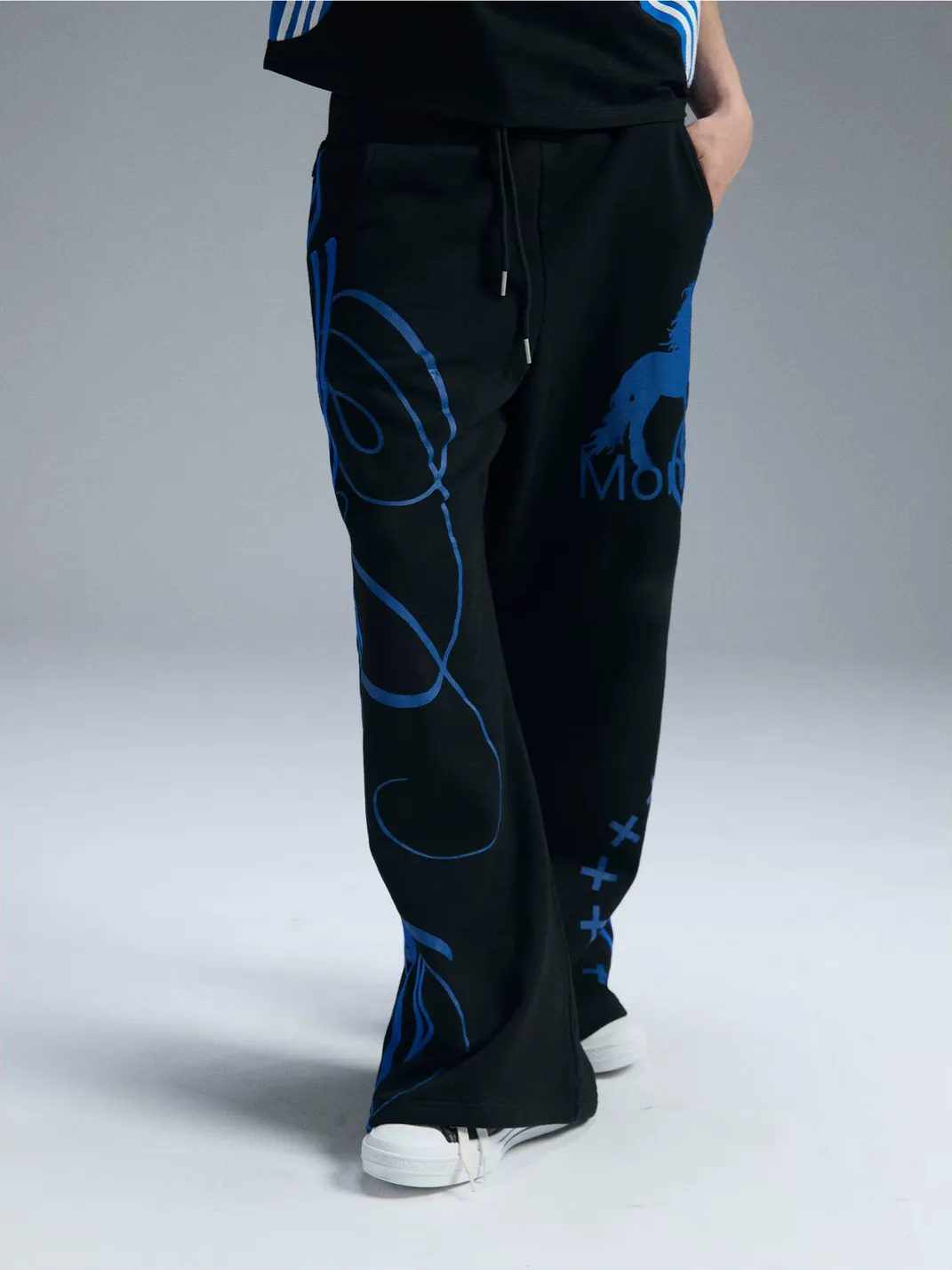 PAIKI | Blue Stripe Graphic Wide-Leg Sweatpants