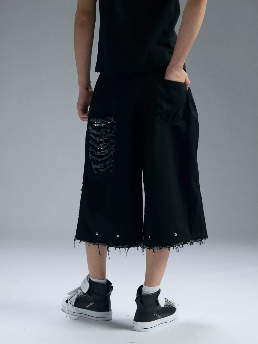 PAIKI | Sequin Distressed Jeans