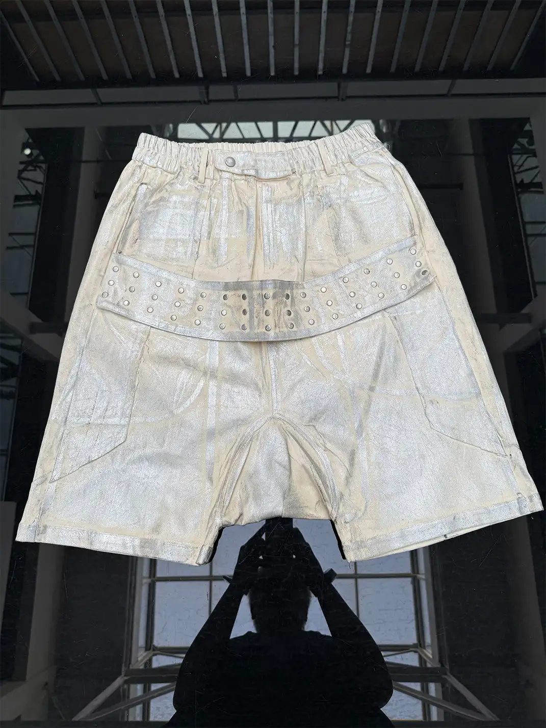Disark | Hot Stamped Rivet Strap Shorts-White